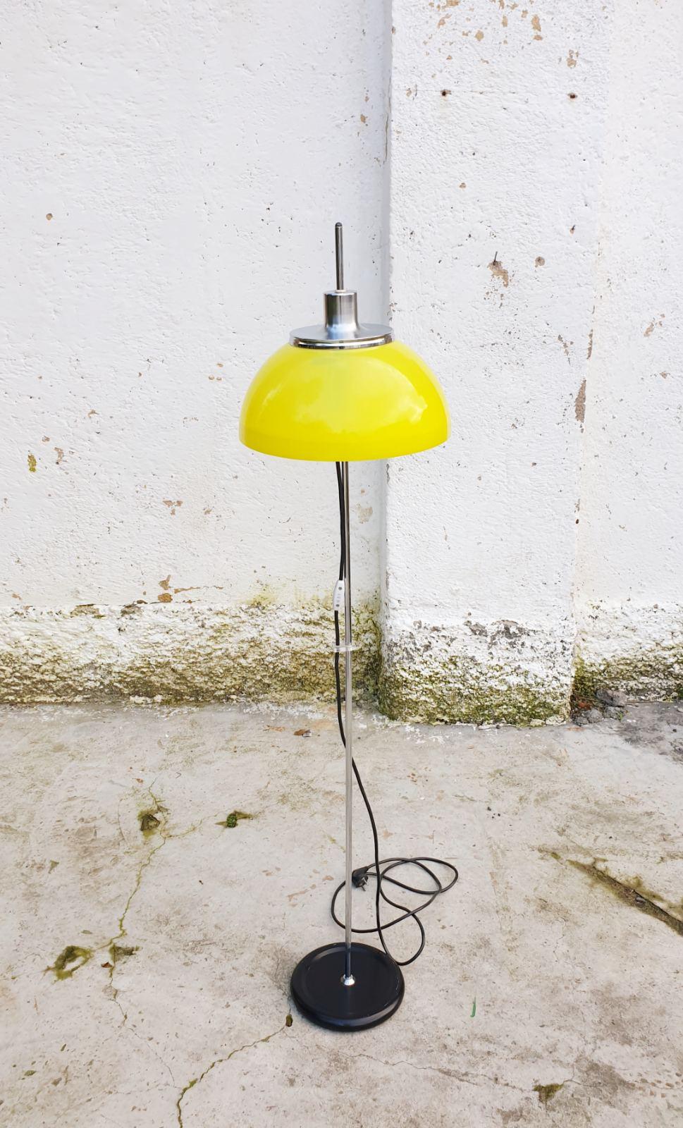 Italian Adjustable Floor Lamp Model Faro by Guzzini, Italy 70s For Sale