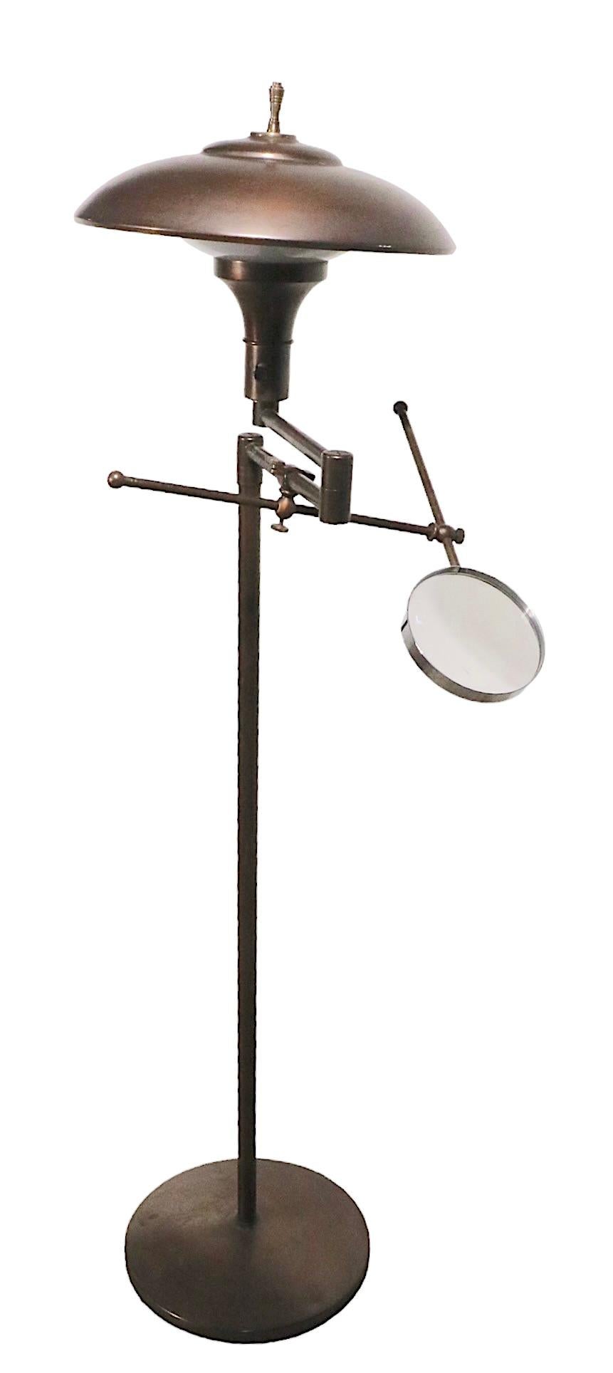 Verstellbare Stehlampe mit Vergrößerungsglas von The Faries Lamp Co., ca. 1920- 1940 im Angebot 6
