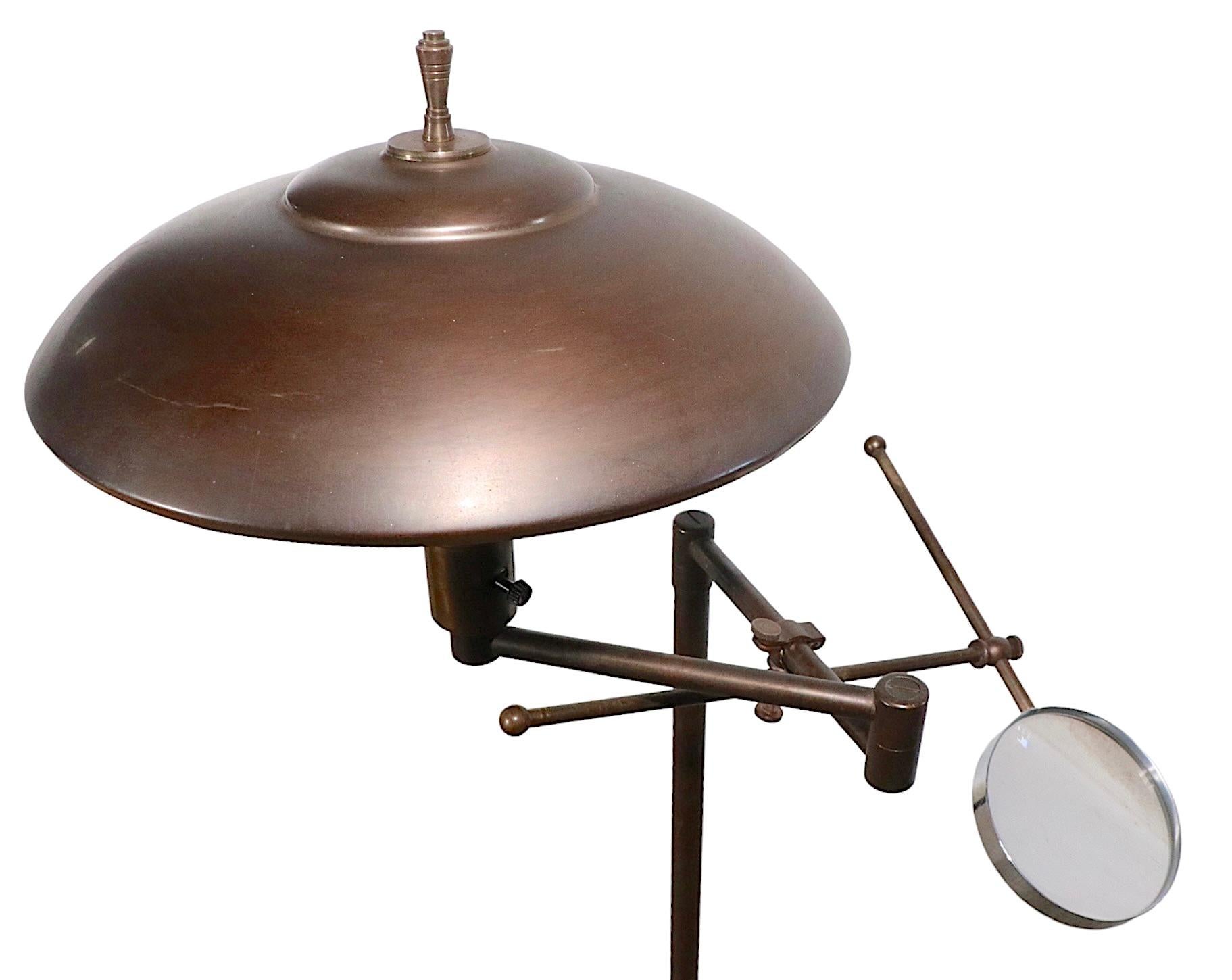 Verstellbare Stehlampe mit Vergrößerungsglas von The Faries Lamp Co., ca. 1920- 1940 im Angebot 7