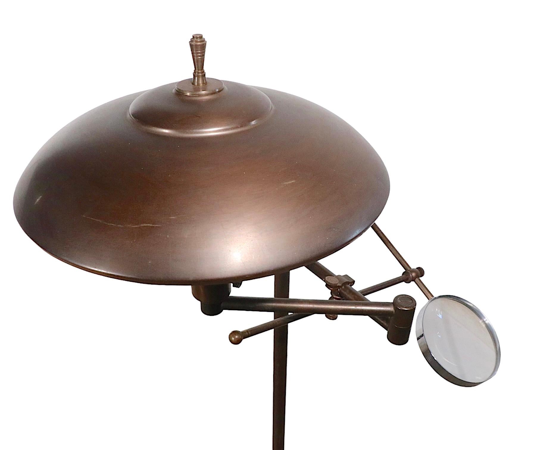 Verstellbare Stehlampe mit Vergrößerungsglas von The Faries Lamp Co., ca. 1920- 1940 im Angebot 9
