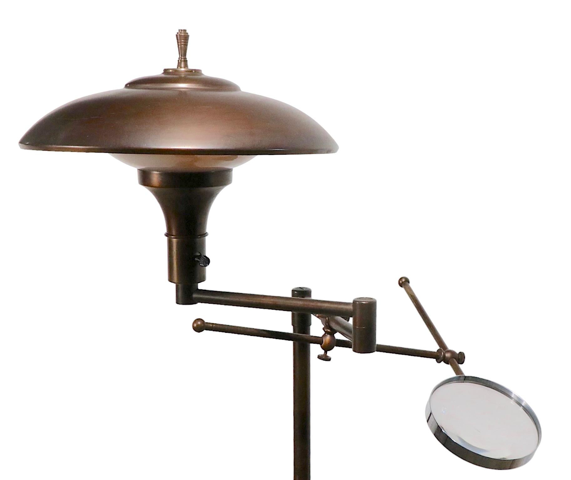 Verstellbare Stehlampe mit Vergrößerungsglas von The Faries Lamp Co., ca. 1920- 1940 im Angebot 10