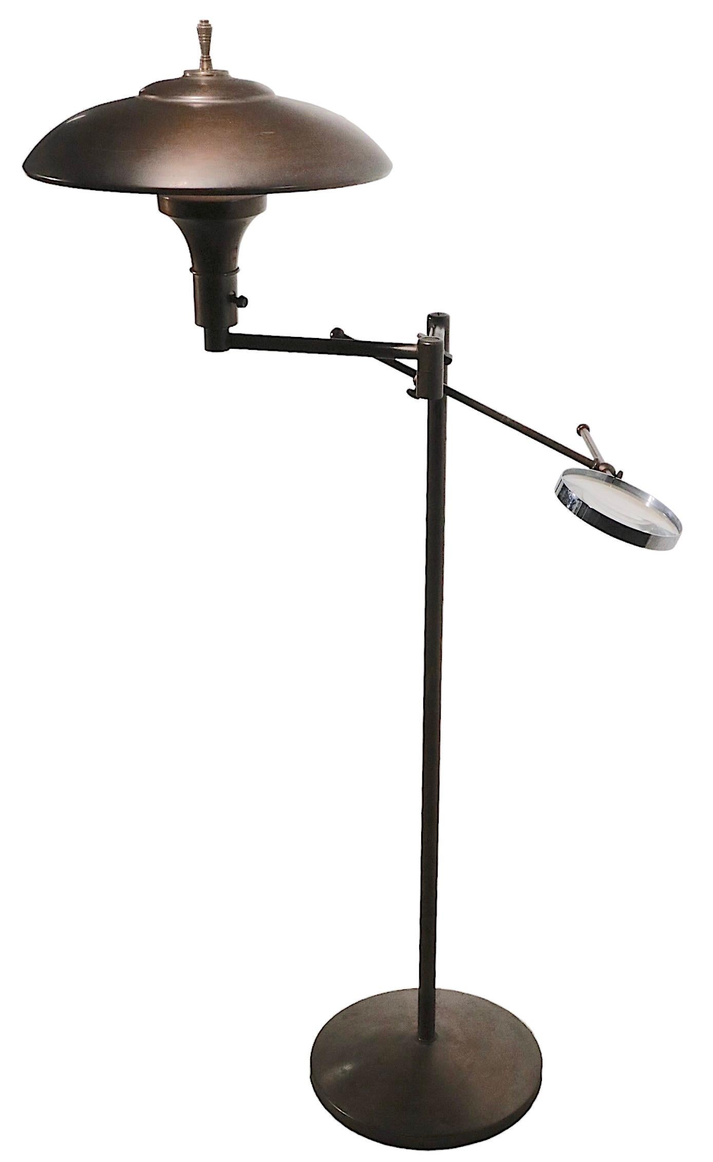Verstellbare Stehlampe mit Vergrößerungsglas von The Faries Lamp Co., ca. 1920- 1940 im Angebot 13