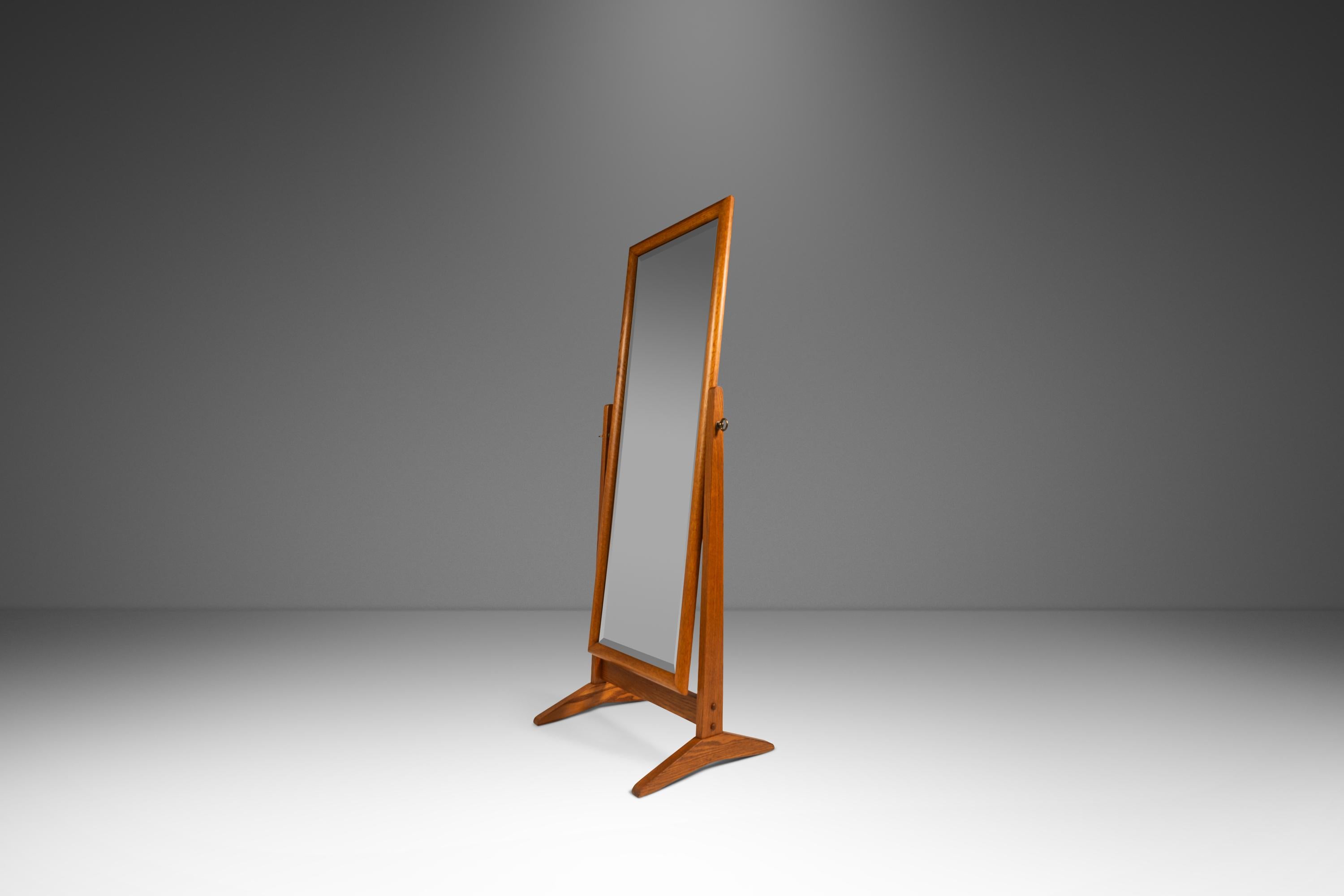 Miroir de sol réglable en Oak massif d'après Pedersen & Hansen, Danemark, c.C. années 1960 en vente 2