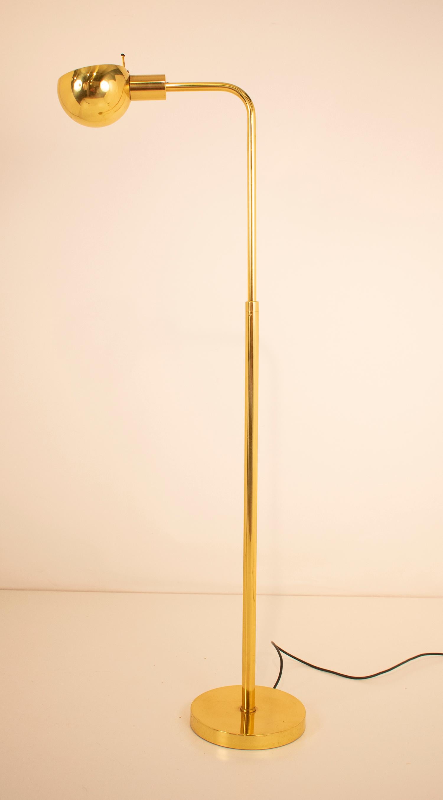 Lampada da lettura da terra regolabile, ottone, di Metalarte per Hansen, Spagna, anni '60 1