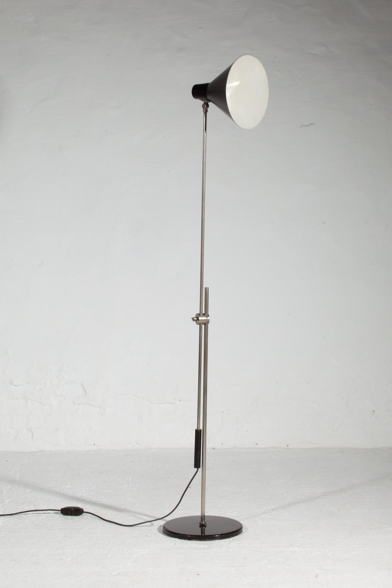 Hand-Crafted Adjustable Floorlamp Model ST416 by H. Fillekes for Artiforte, Dutch Original