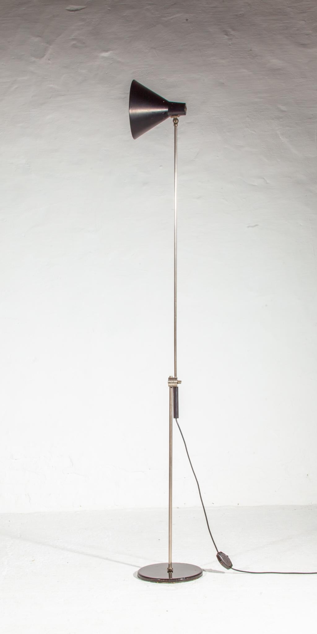 Adjustable Floorlamp Model ST416 by H. Fillekes for Artiforte, Dutch Original In Good Condition In Antwerp, BE