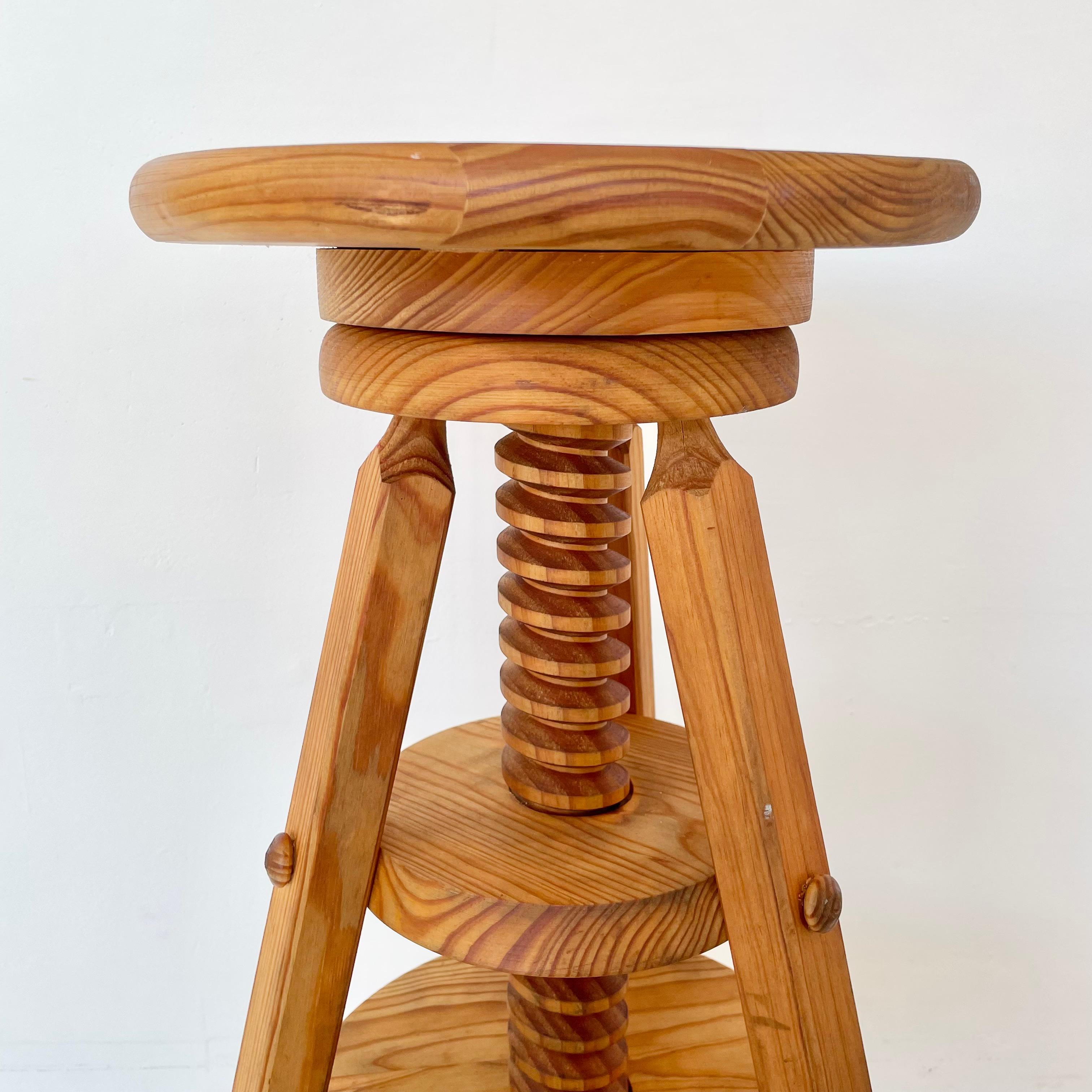 Adjustable French Stool In Good Condition In Los Angeles, CA