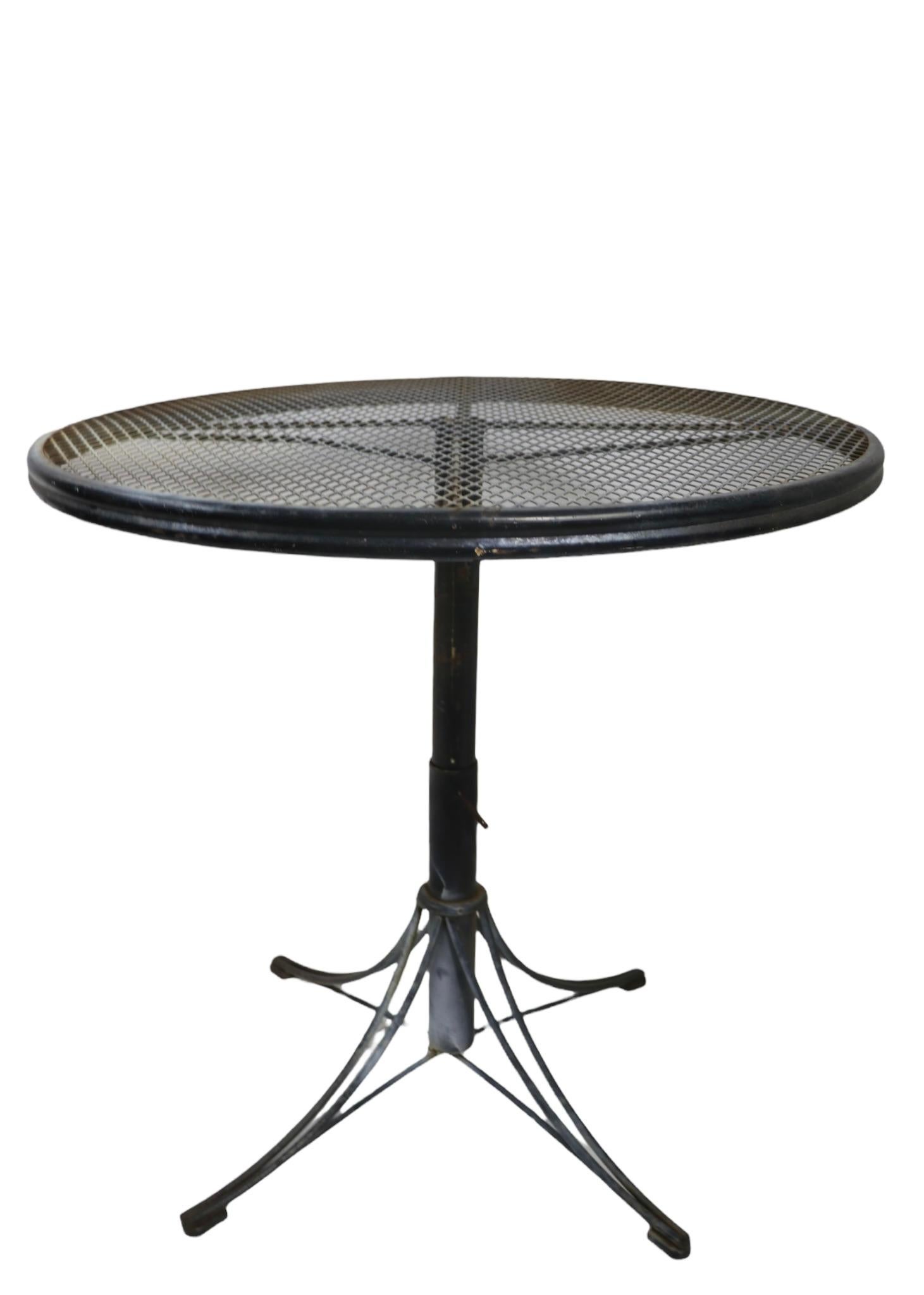 Adjustable Garden Patio Poolside Cafe Dining  Coffee Cocktail Table Homecrest In Good Condition For Sale In New York, NY