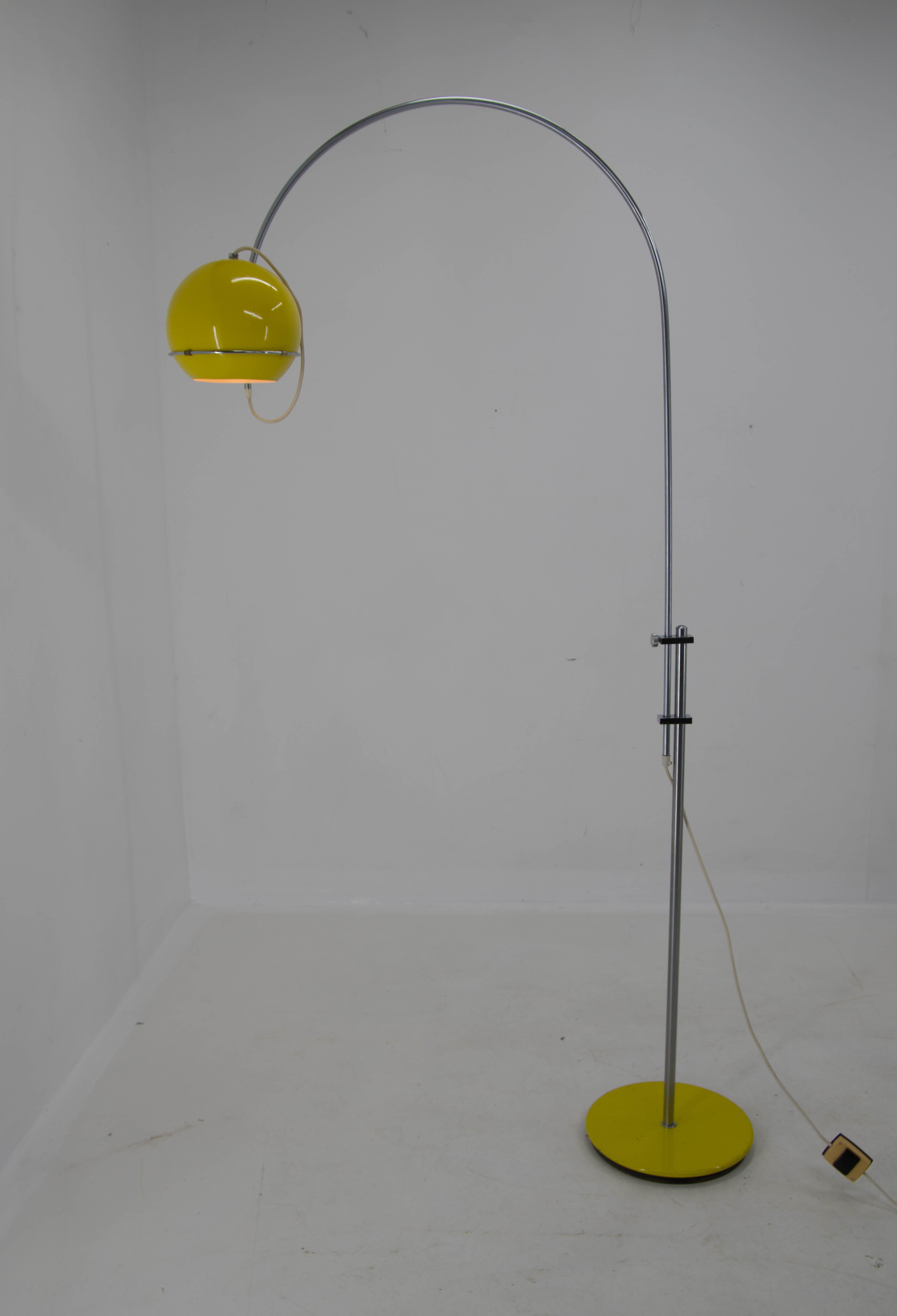 gepo floor lamp