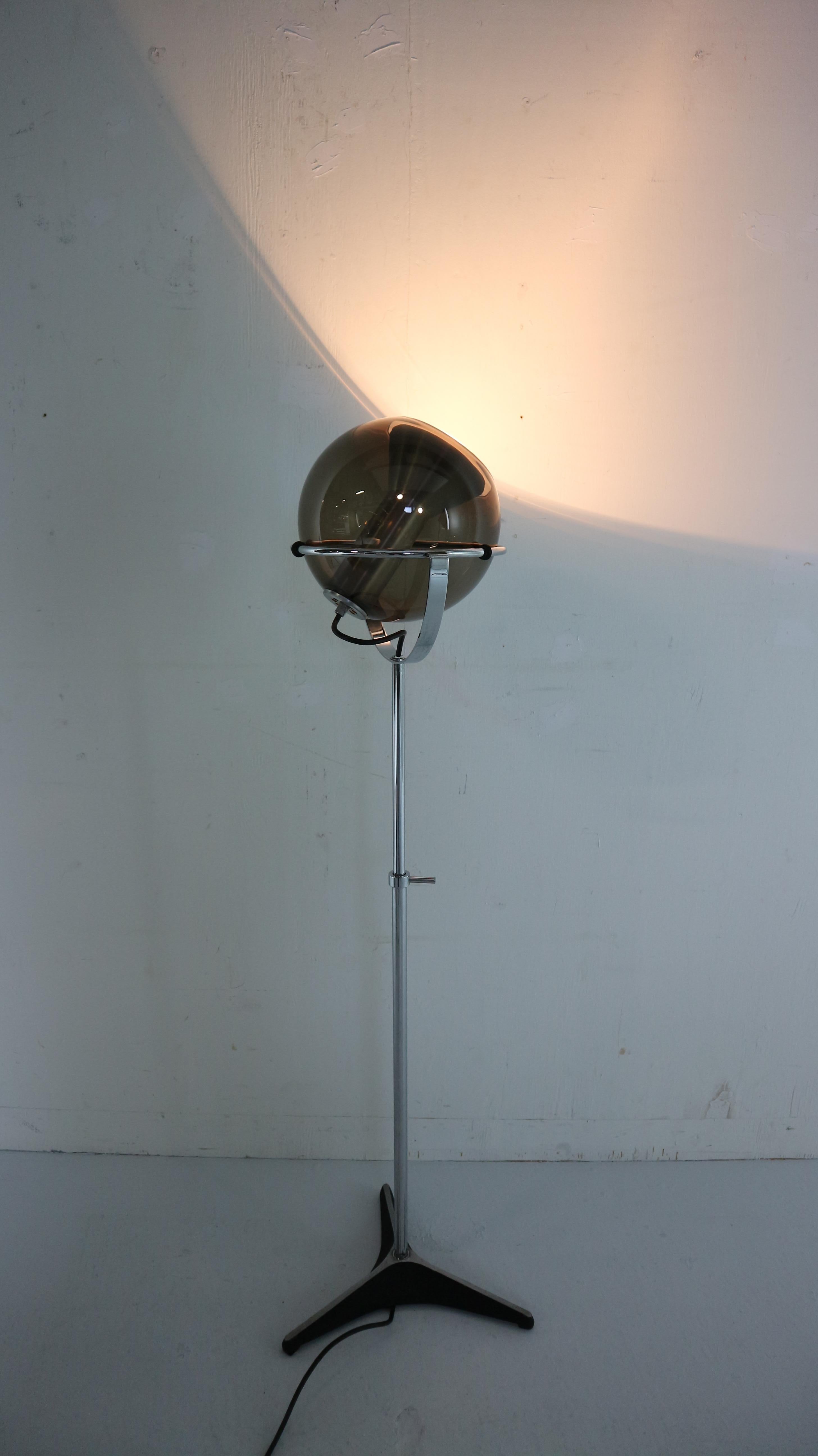 Adjustable Globe Floor Lamp by Frank Ligtelijn for RAAK, 1960 Dutch Design 13