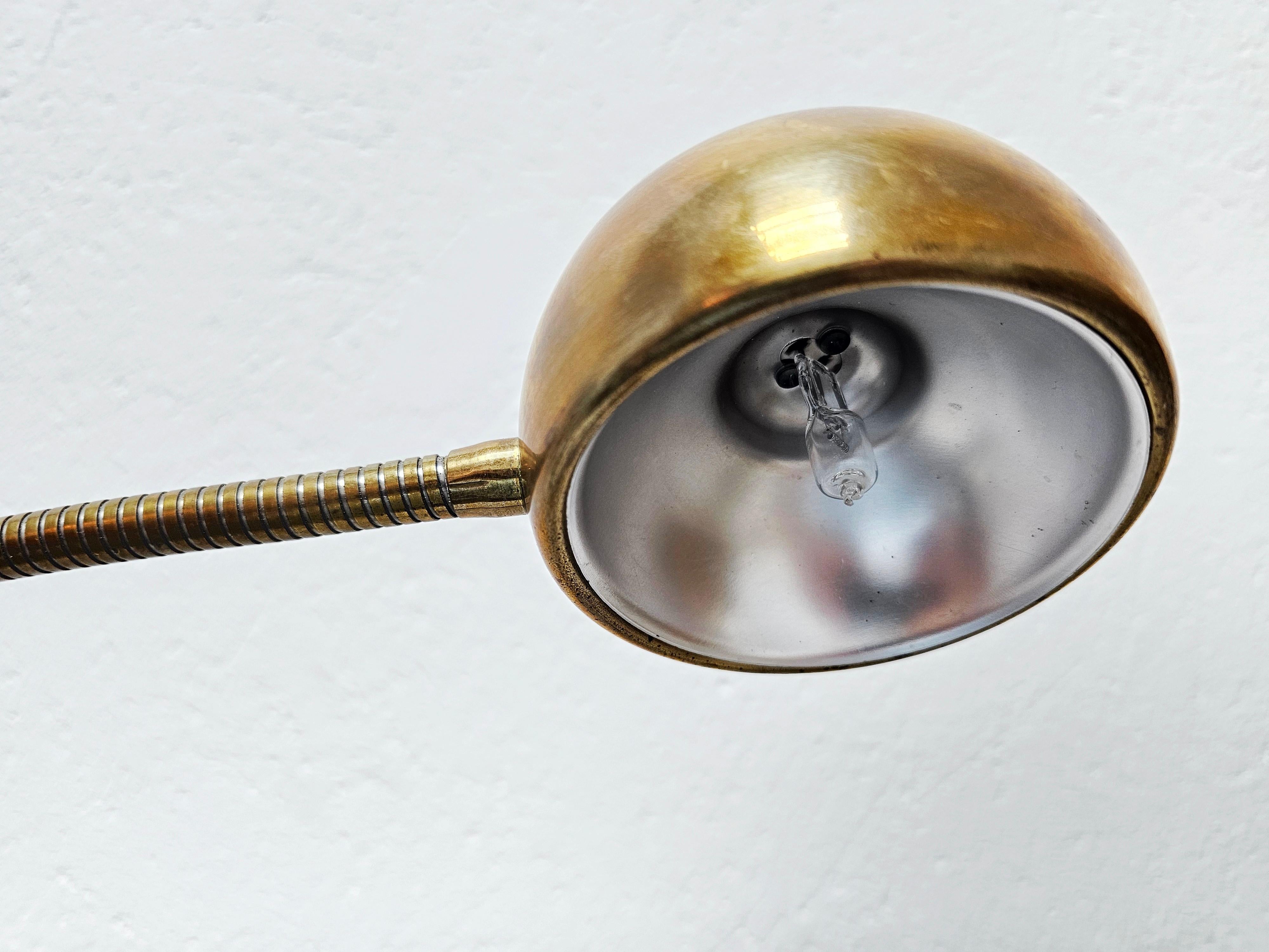 Adjustable Gooseneck Brass Floor Lamp by Fischer Leuchten, Germany 1960s In Good Condition For Sale In Beograd, RS