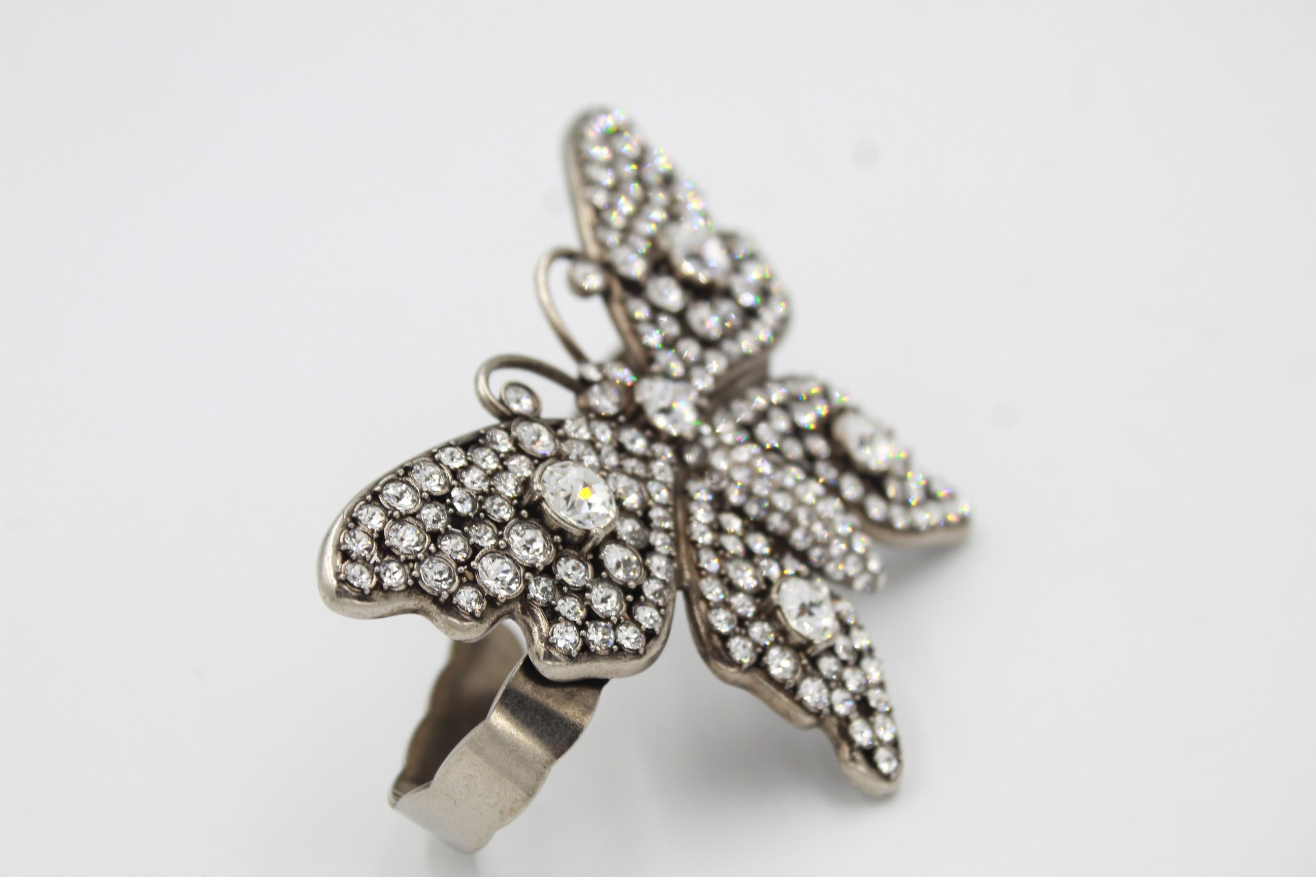 Adjustable Gucci bracelet, butterfly. Silver and rhinestones.
Very good condition.