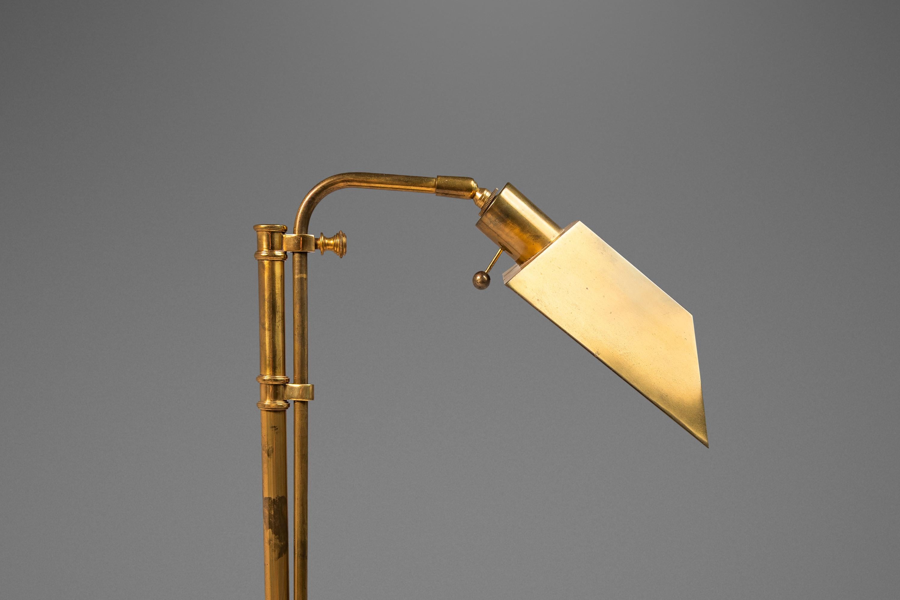Adjustable Height Brass Floor Lamp Attributed to Koch & Lowy, USA, c. 1970s For Sale 6