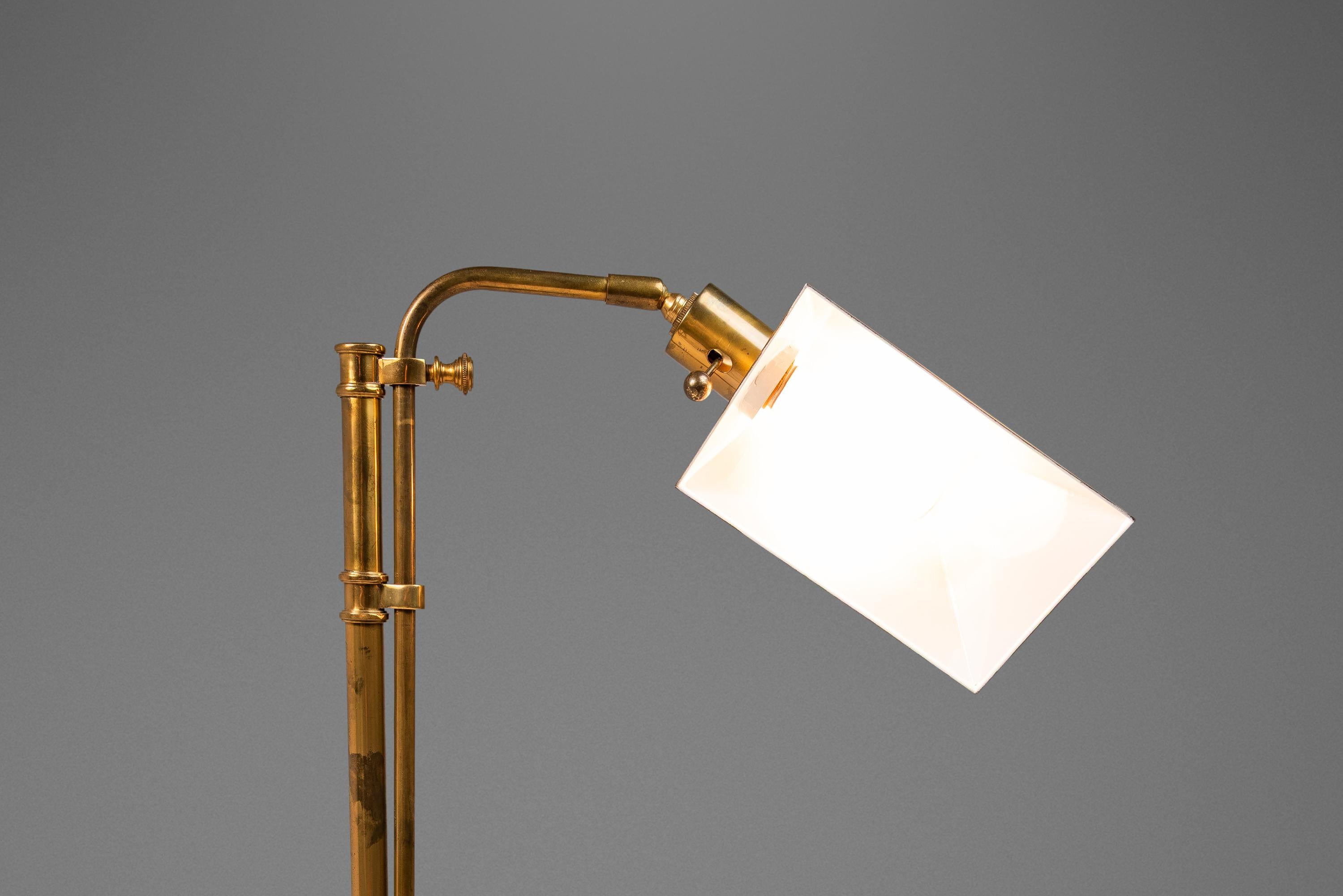 Adjustable Height Brass Floor Lamp Attributed to Koch & Lowy, USA, c. 1970s For Sale 7