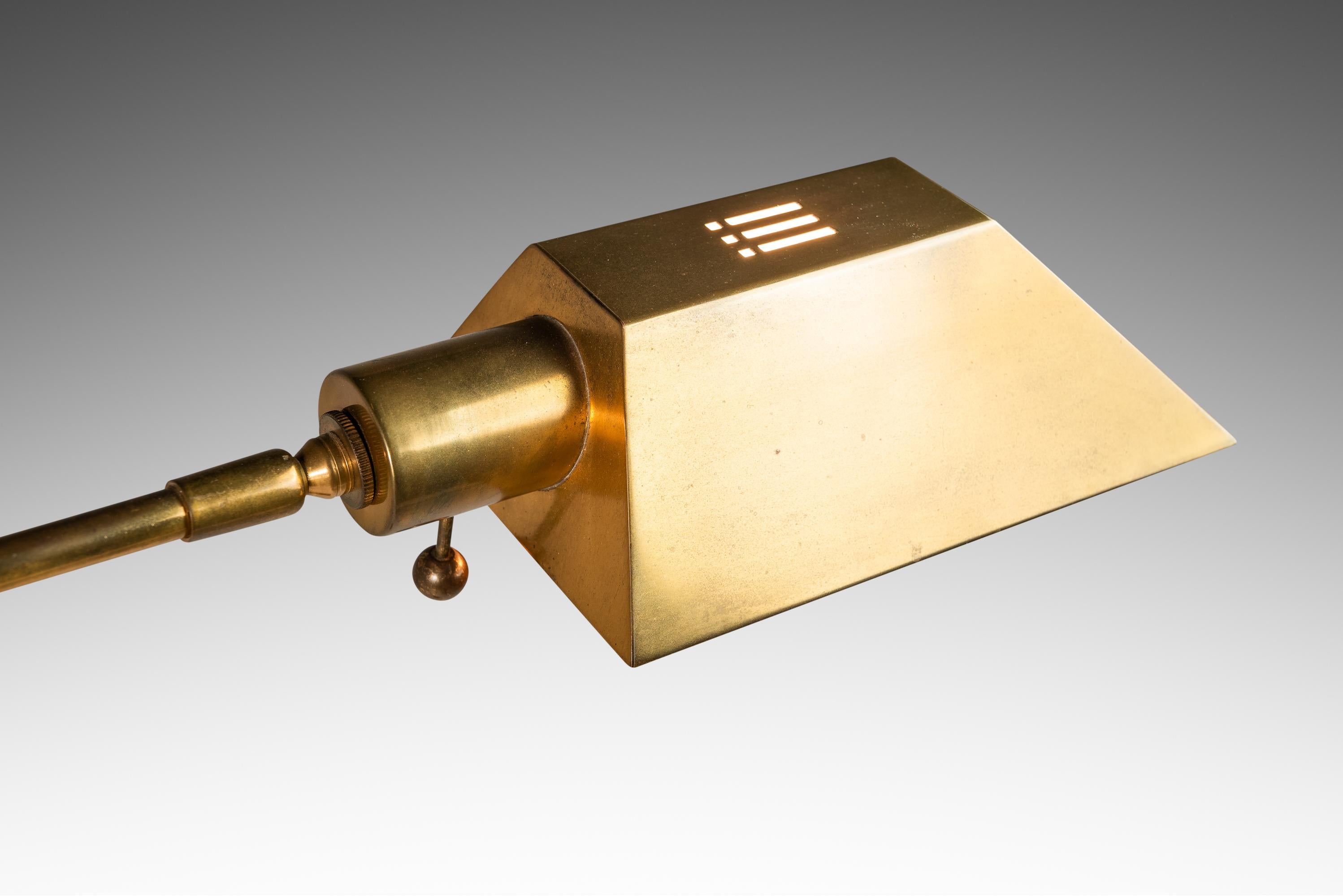 Adjustable Height Brass Floor Lamp Attributed to Koch & Lowy, USA, c. 1970s For Sale 9