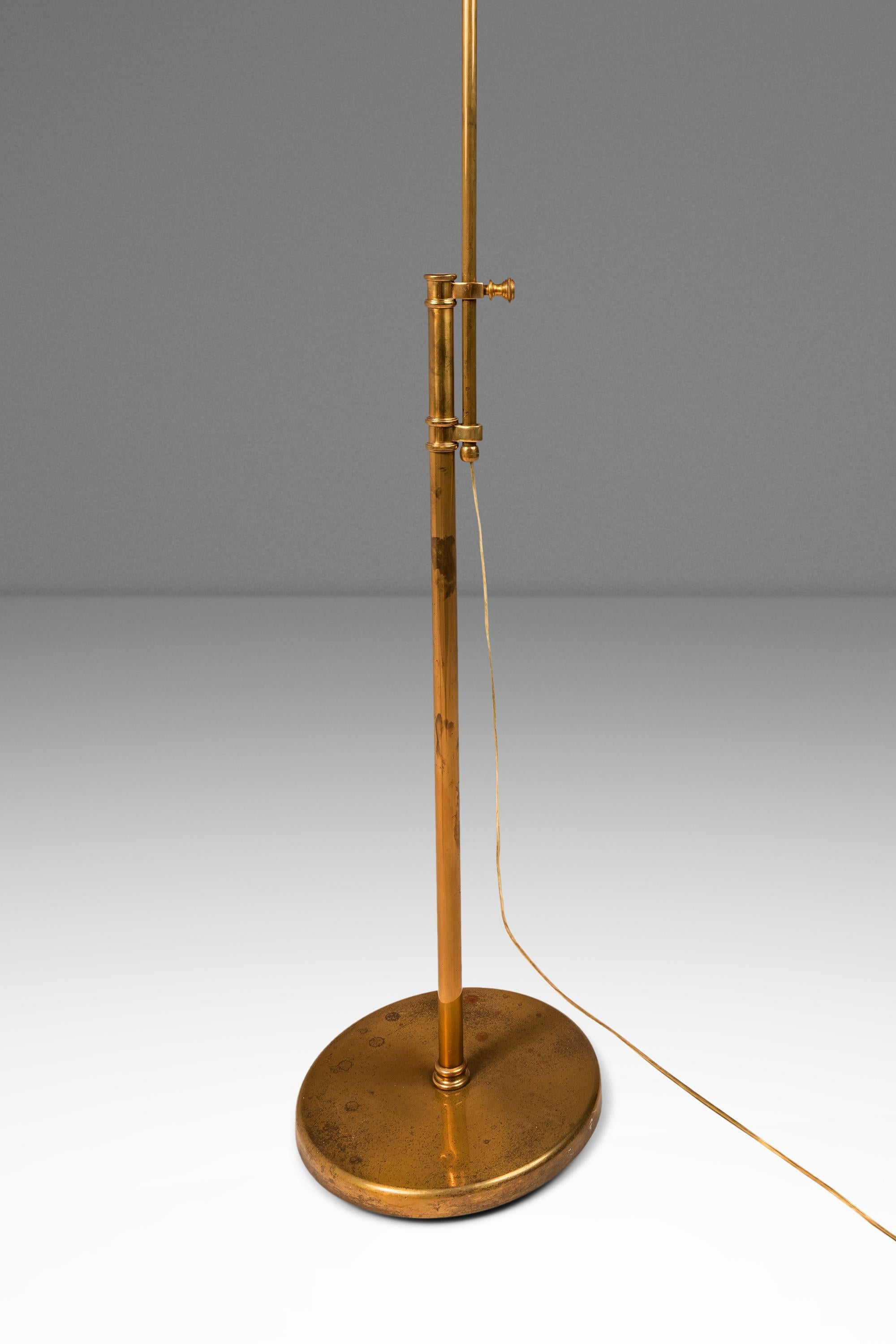Adjustable Height Brass Floor Lamp Attributed to Koch & Lowy, USA, c. 1970s For Sale 13