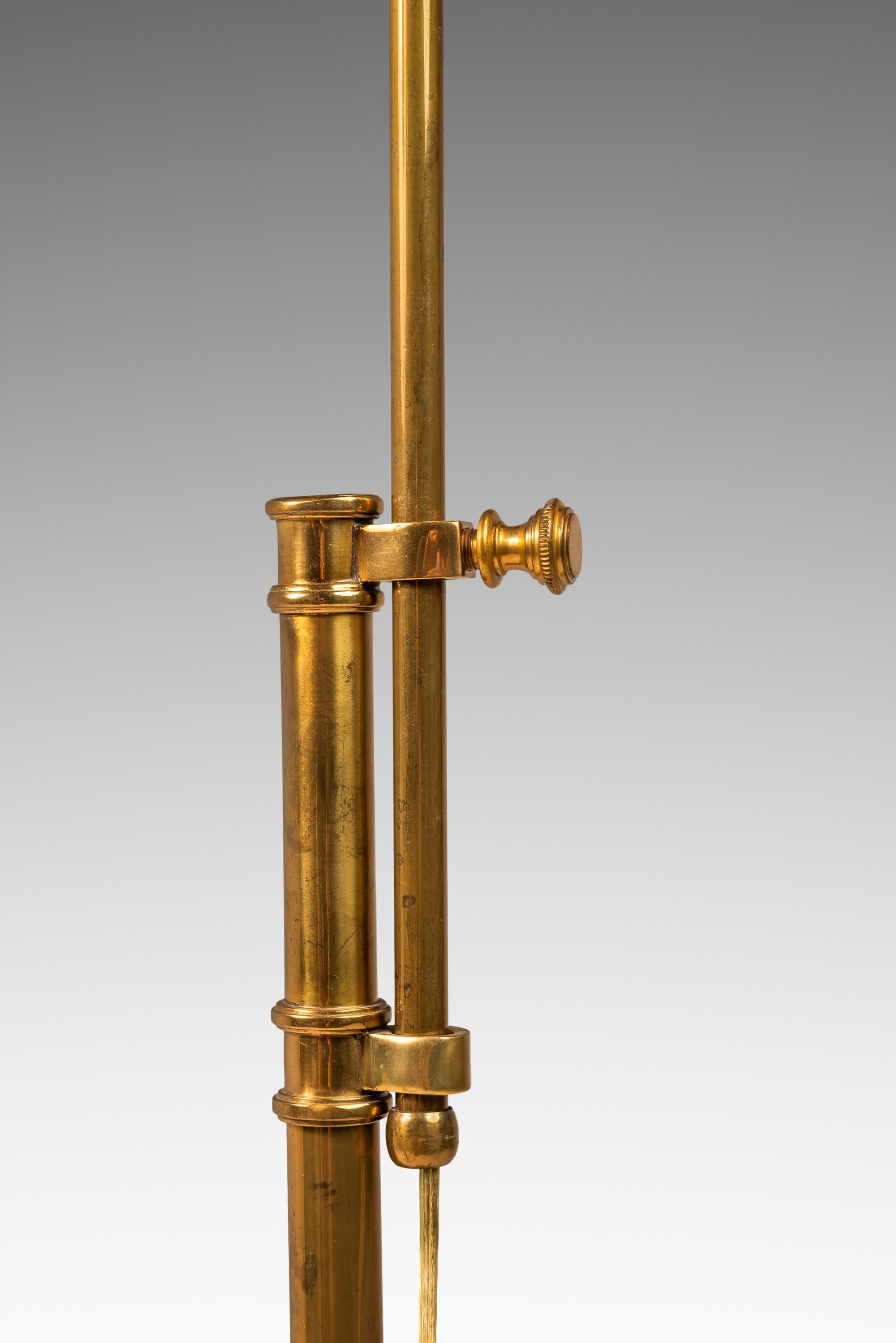 Adjustable Height Brass Floor Lamp Attributed to Koch & Lowy, USA, c. 1970s For Sale 14