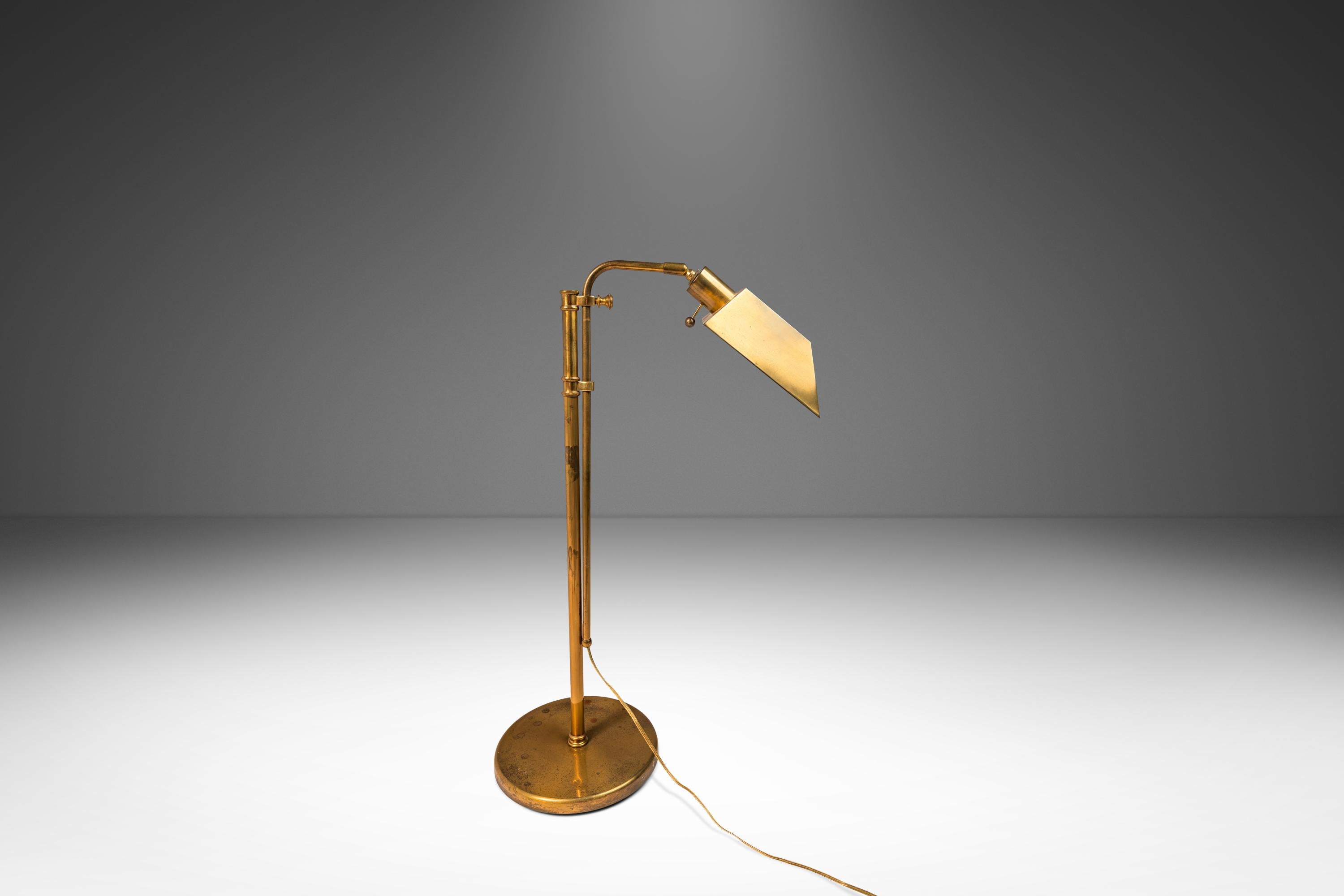 Mid-Century Modern Adjustable Height Brass Floor Lamp Attributed to Koch & Lowy, USA, c. 1970s For Sale