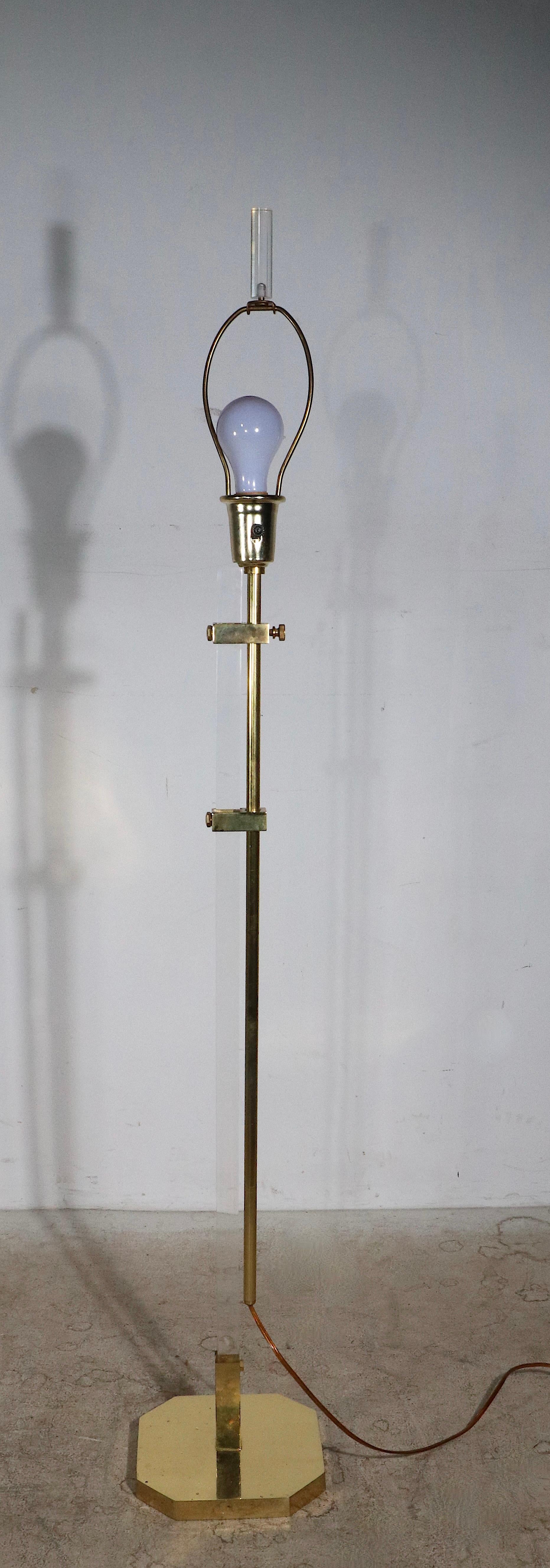  Adjustable Hollywood Regency Style Brass and Lucite Floor Lamp c. 1970/1980's In Good Condition For Sale In New York, NY