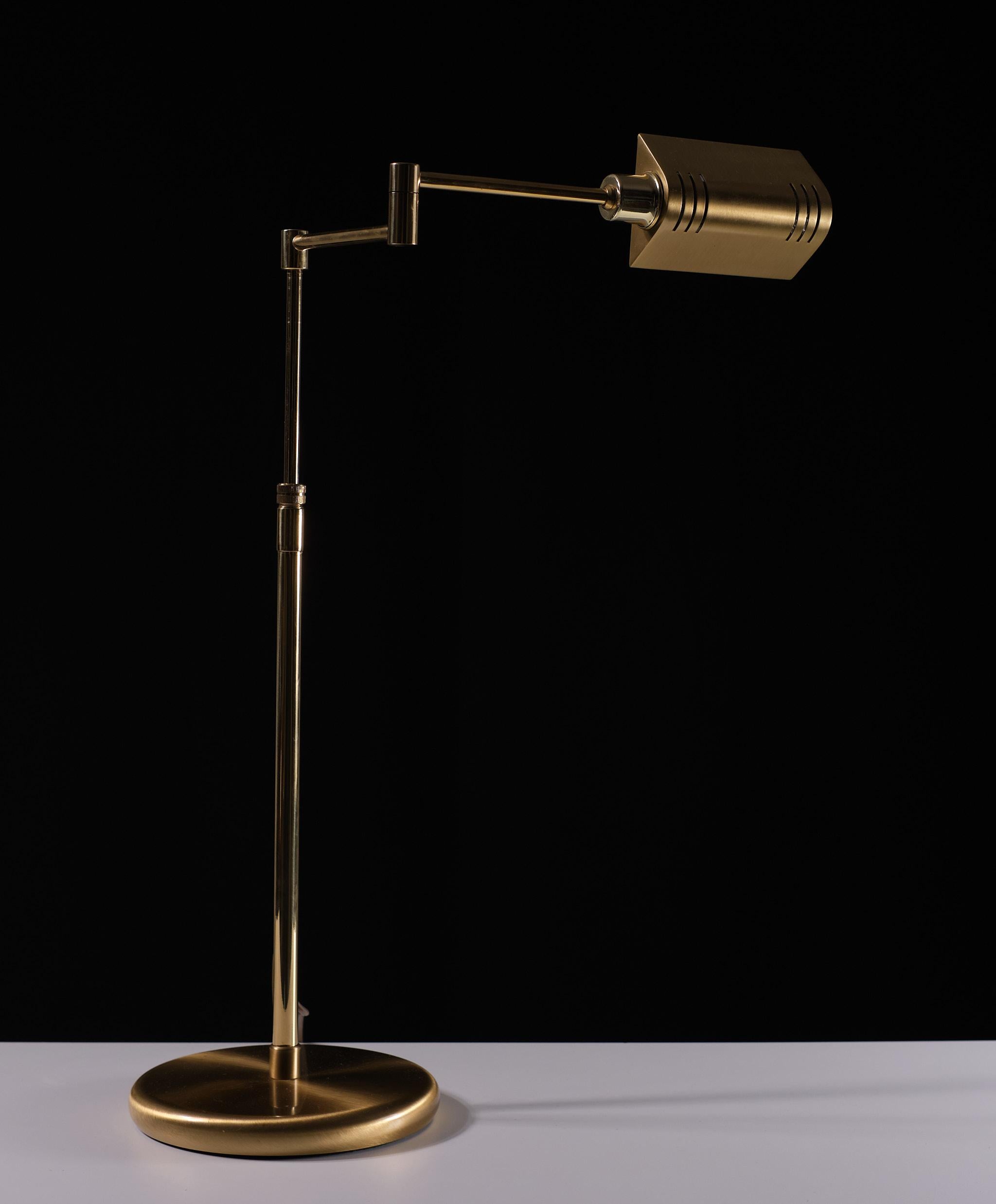 Verstellbare Holtkotter-Tischlampe aus Messing, Deutschland 1980er Jahre (Ende des 20. Jahrhunderts)