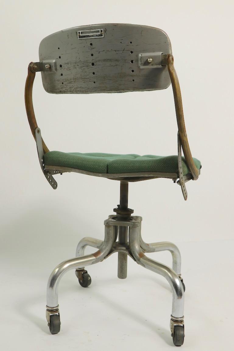 swivel task chair