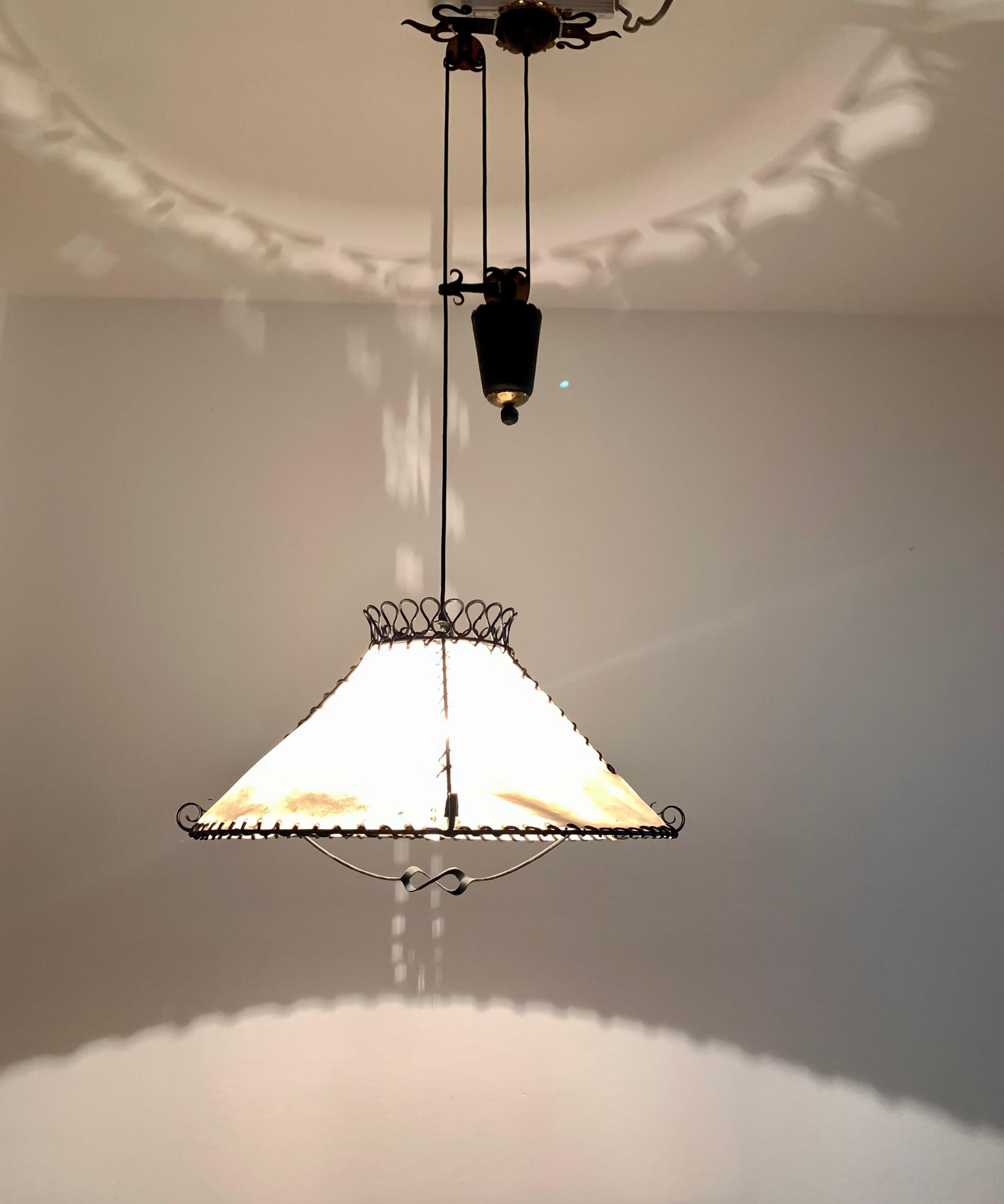 Adjustable Iron Pendant Lamp with Counterweight For Sale 3