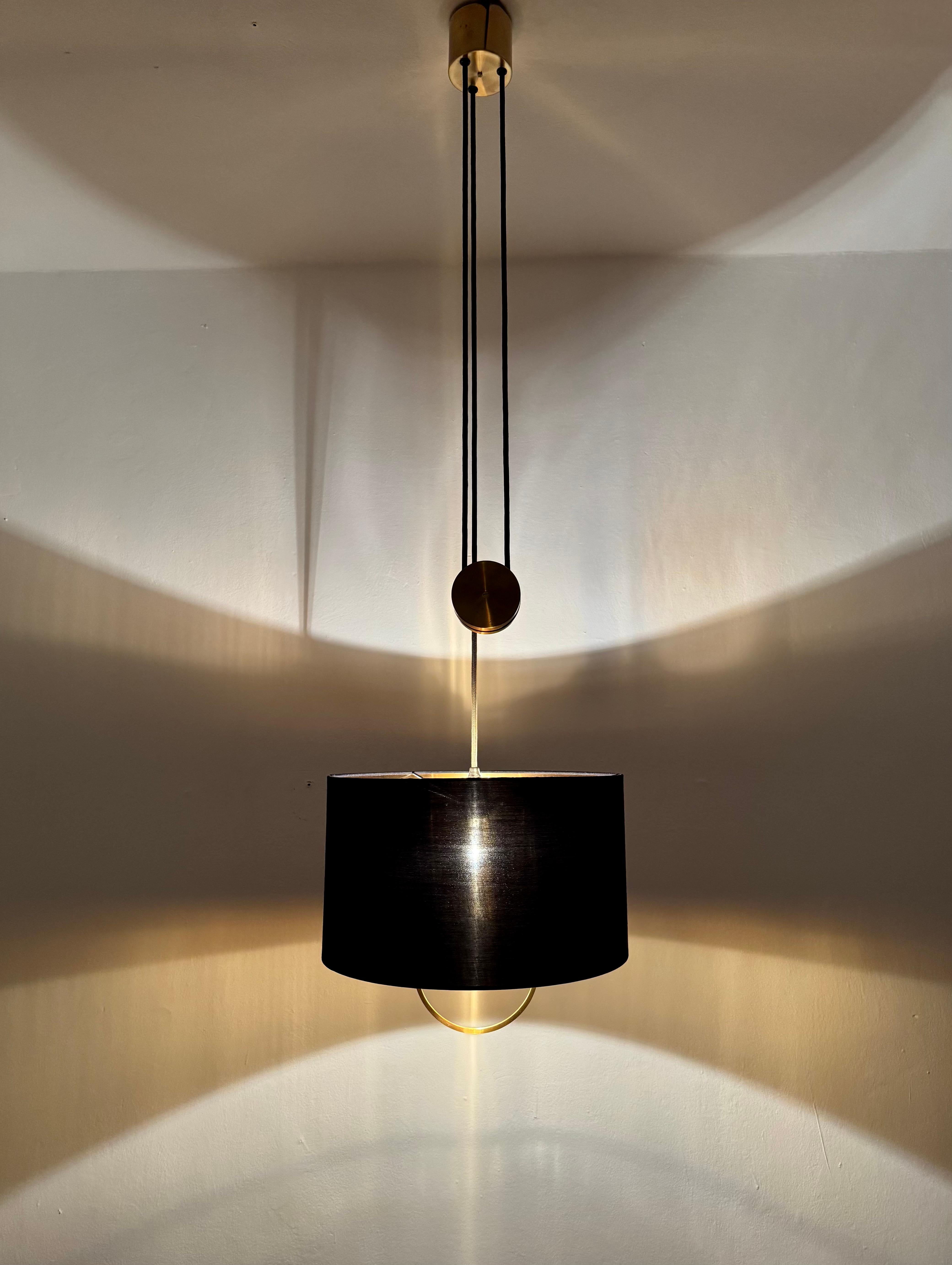 Adjustable Jo-Jo Pendant Lamp by Florian Schulz in vendita 8
