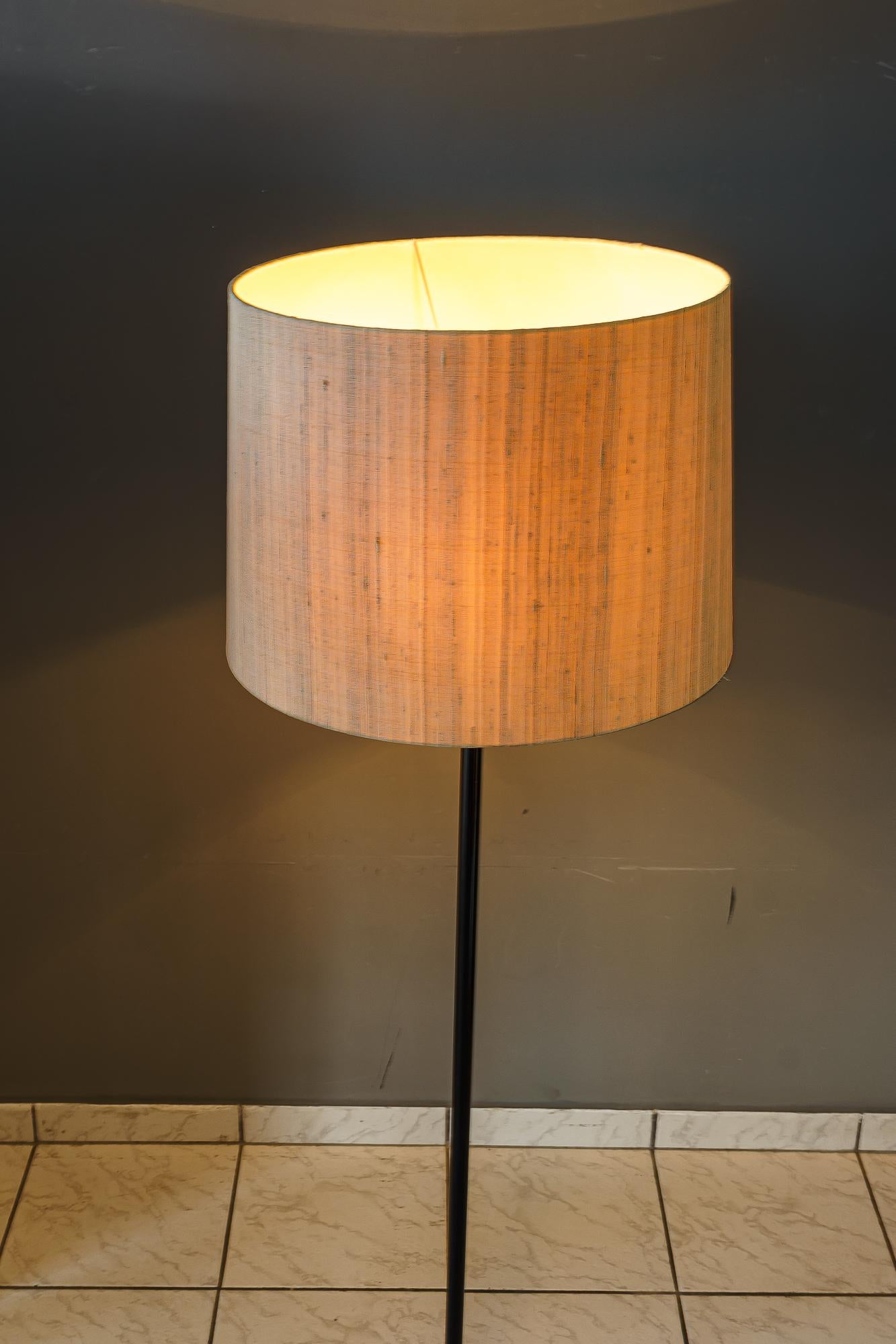 Adjustable J.T.Kalmar Floor Lamp with Fabric Shade Vienna Around 1950s For Sale 3