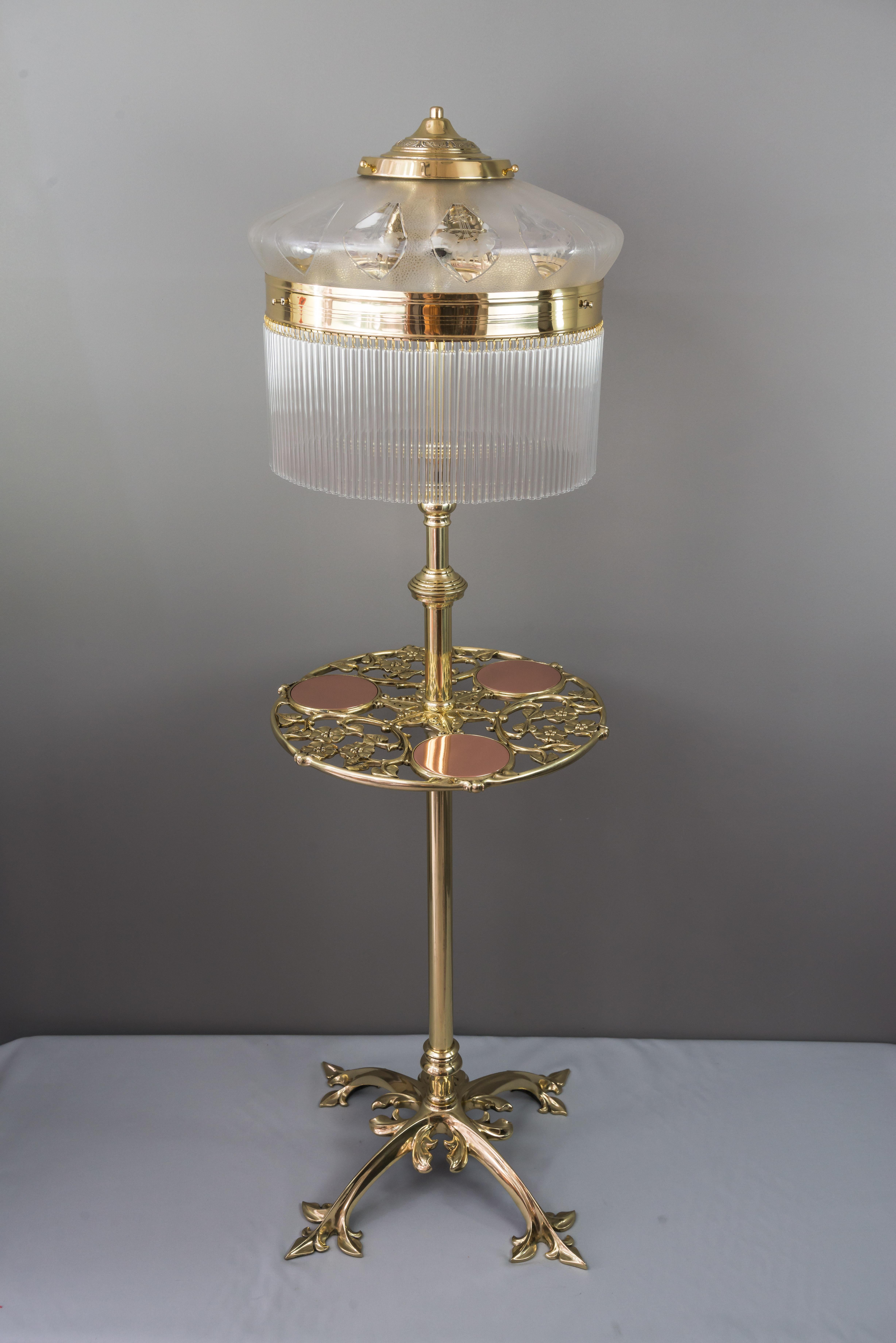 Adjustable Jugendstil Floor Lamp with Original Antique Glass Shade, circa 1908 In Good Condition In Wien, AT