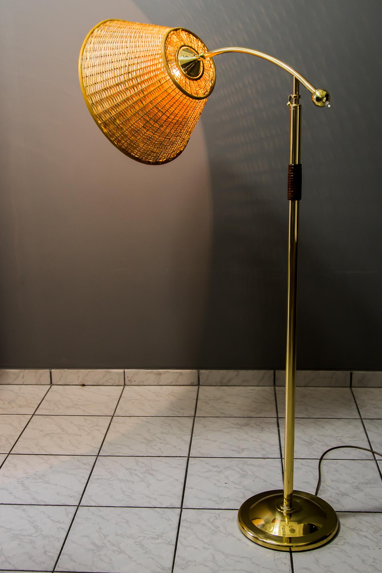 Adjustable Kalmar Floor Lamp with Swiveling Shade, Vienna, circa 1950s For Sale 6
