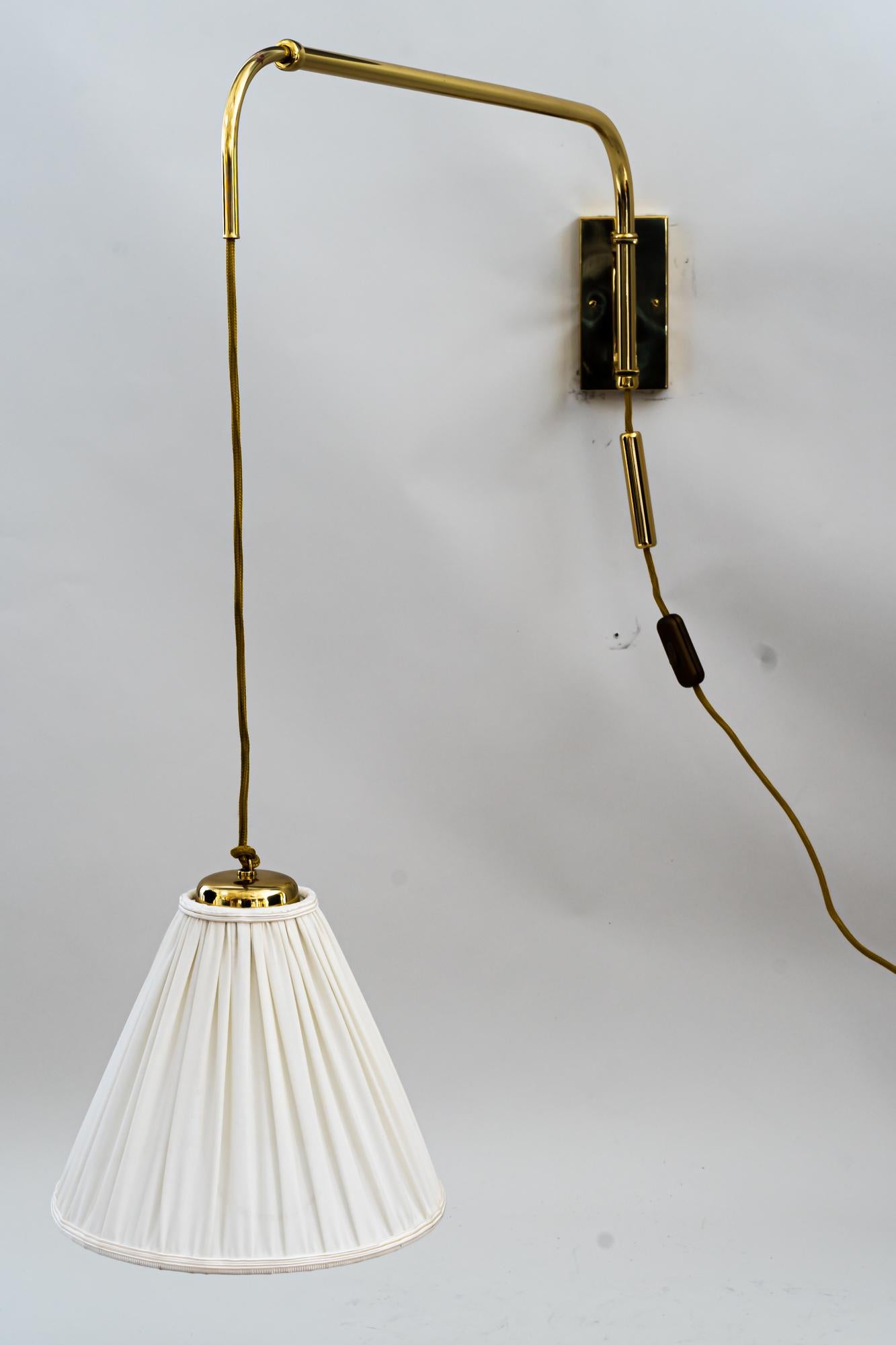 adjustable wall lamp with shade