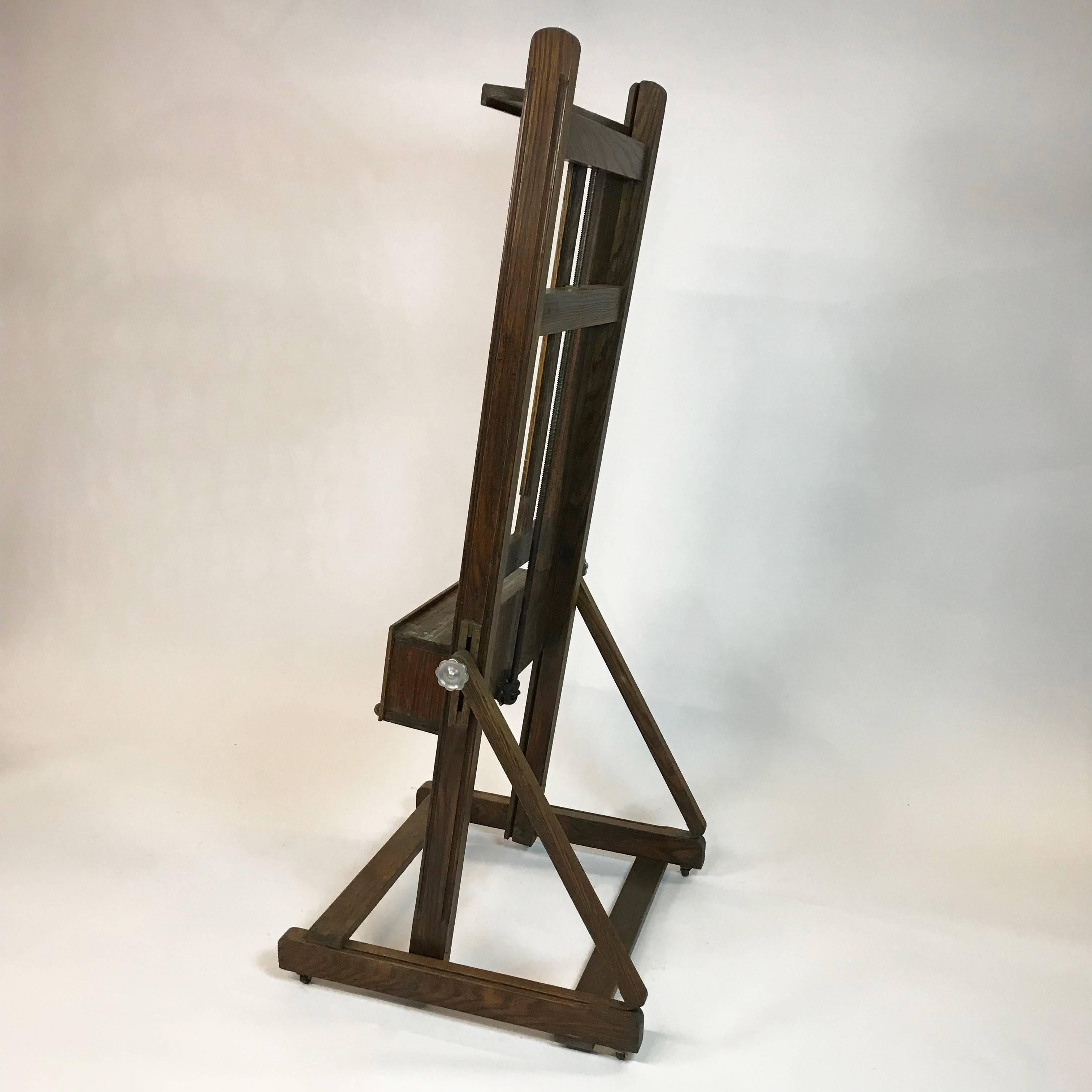 Adjustable Large Format Oak Studio Artists Easel In Excellent Condition In Brooklyn, NY
