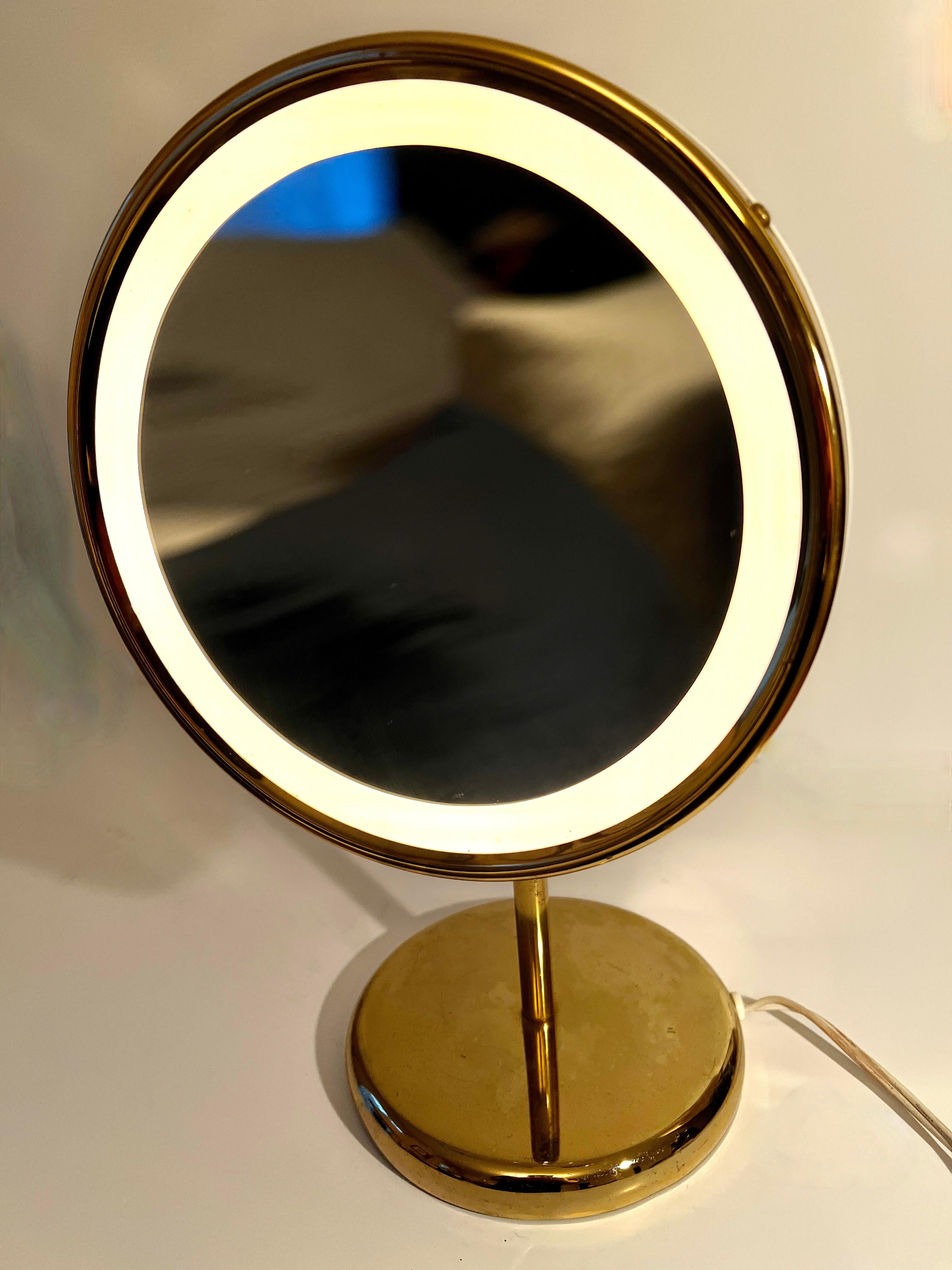 20th Century Adjustable Magnifying Ring Lit Table Mirror on Brass Stand with Brass Details For Sale