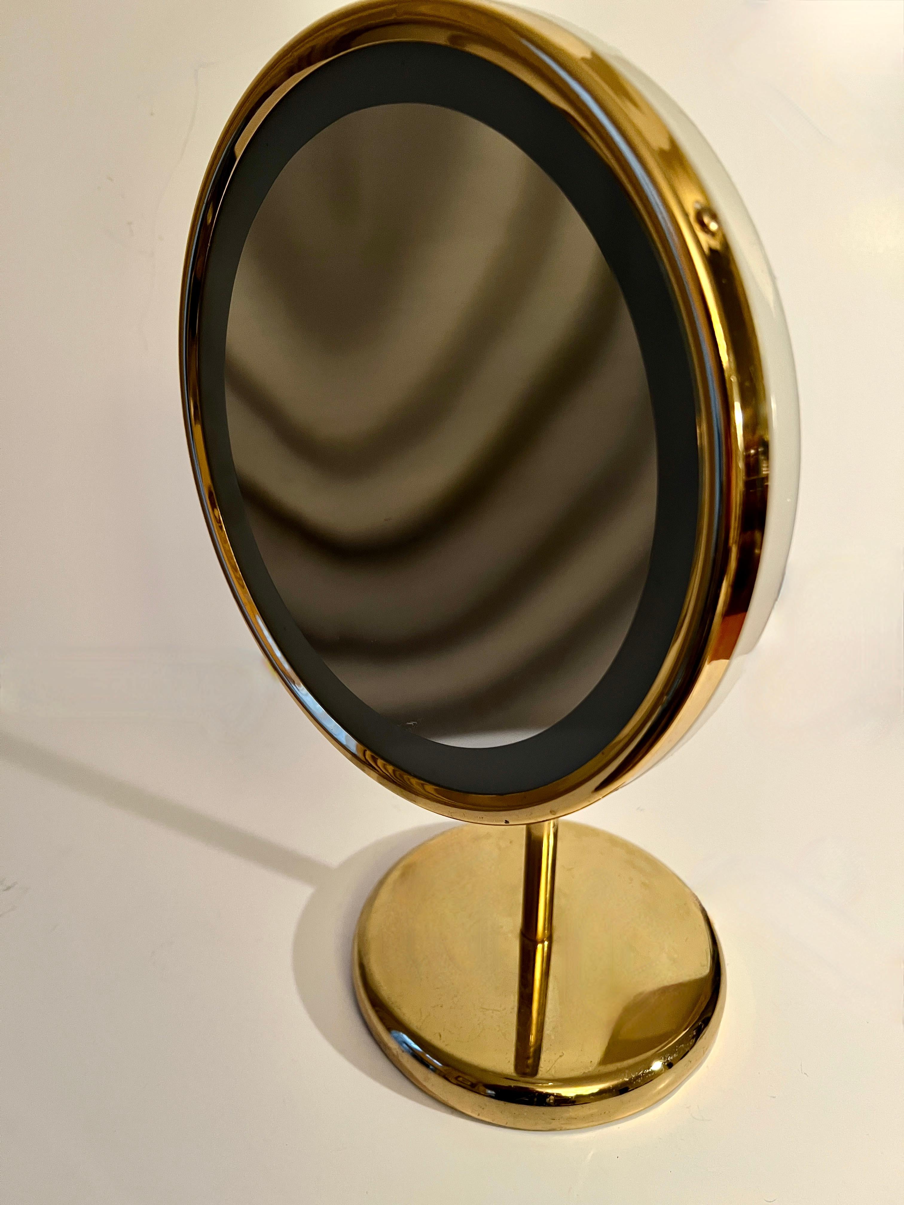 Adjustable Magnifying Ring Lit Table Mirror on Brass Stand with Brass Details For Sale 2