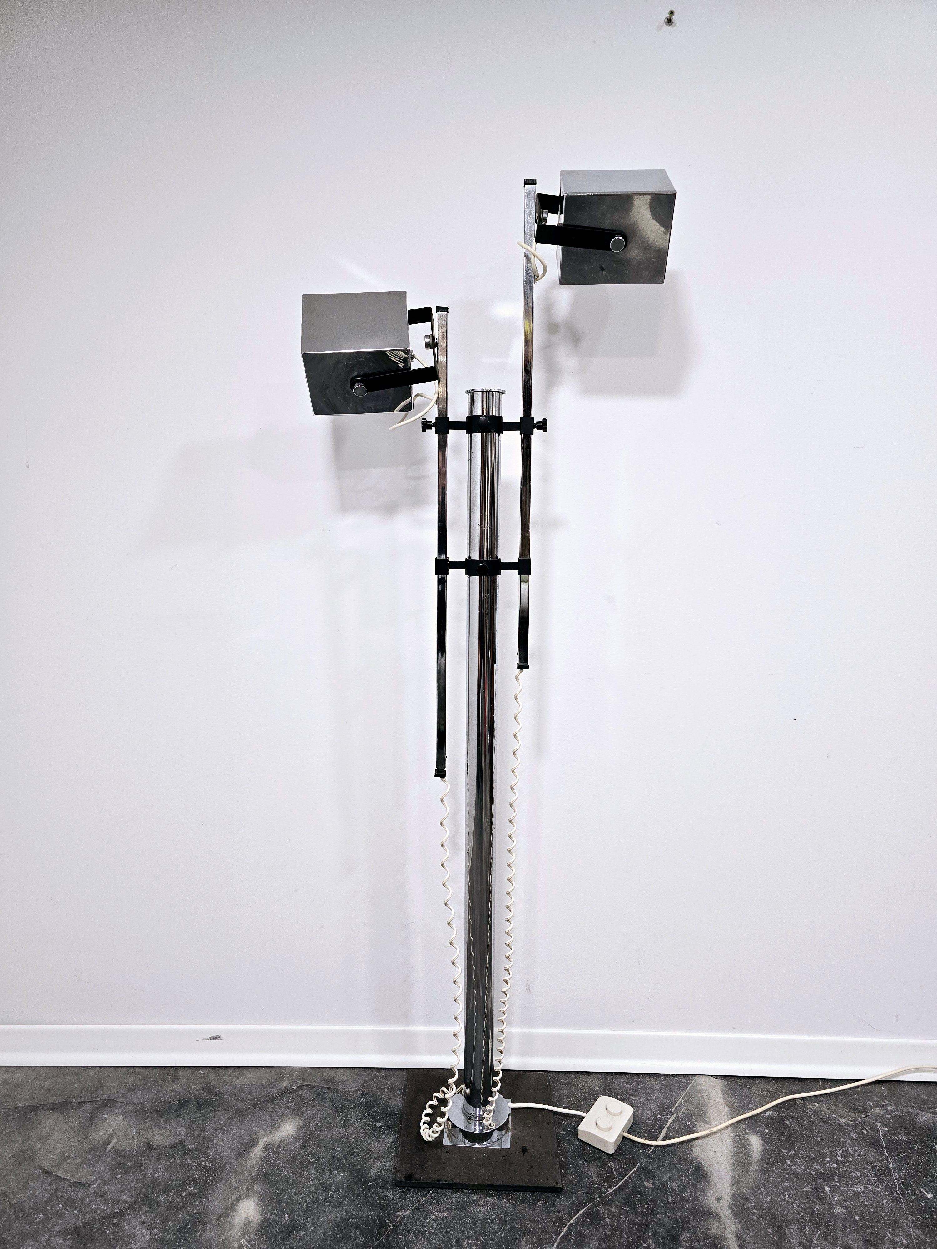 Verstellbare Stehlampe aus der Mitte des Jahrhunderts von Pat Hoffman für Lucitalia, 1970er Jahre im Angebot 4