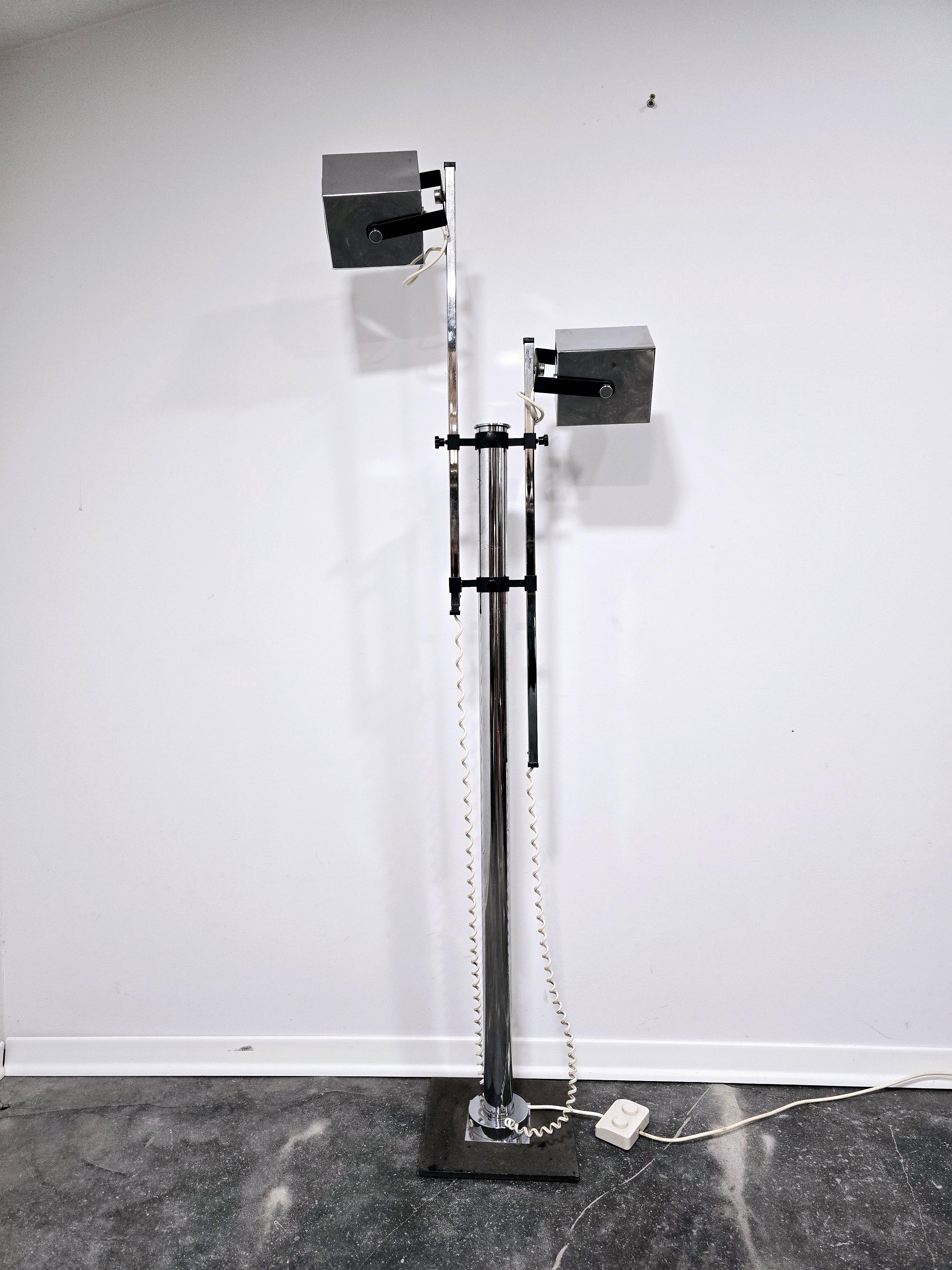 Verstellbare Stehlampe aus der Mitte des Jahrhunderts von Pat Hoffman für Lucitalia, 1970er Jahre im Angebot 5