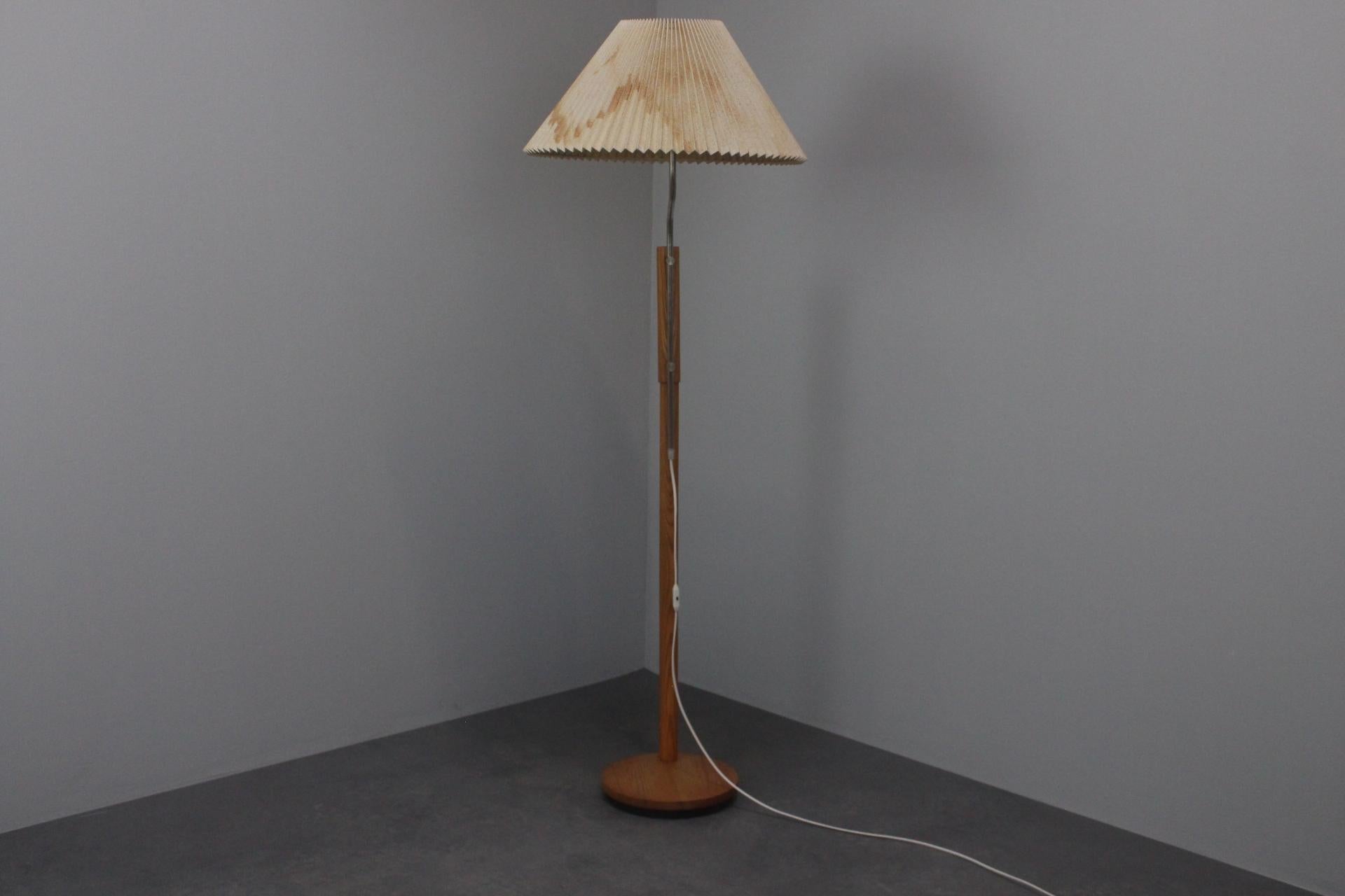 Métal Lampadaire du milieu du siècle réglable en vente