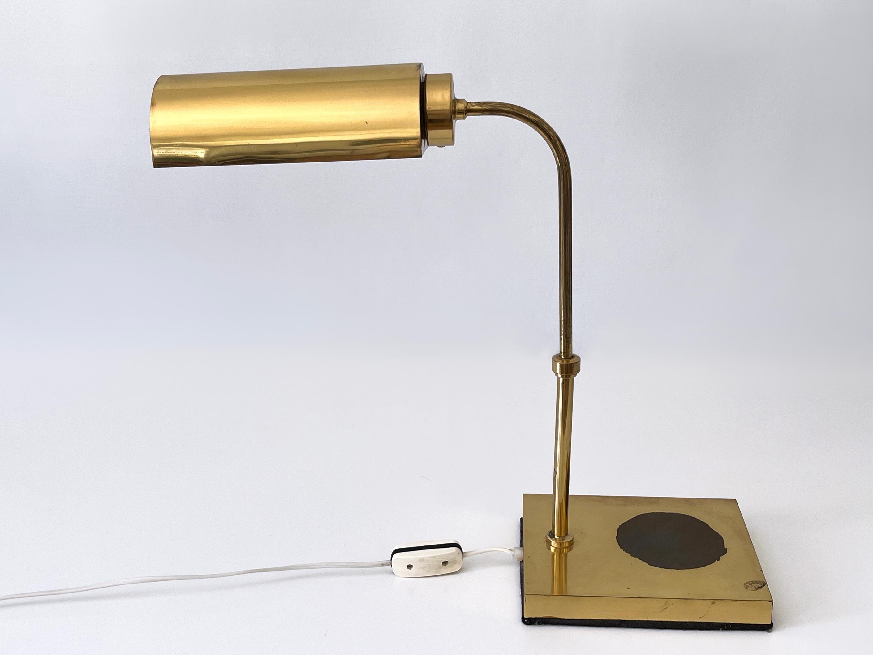 Verstellbare moderne Messing-Tischlampe oder Schreibtischleuchte Schweden 1960er Jahre im Angebot 5