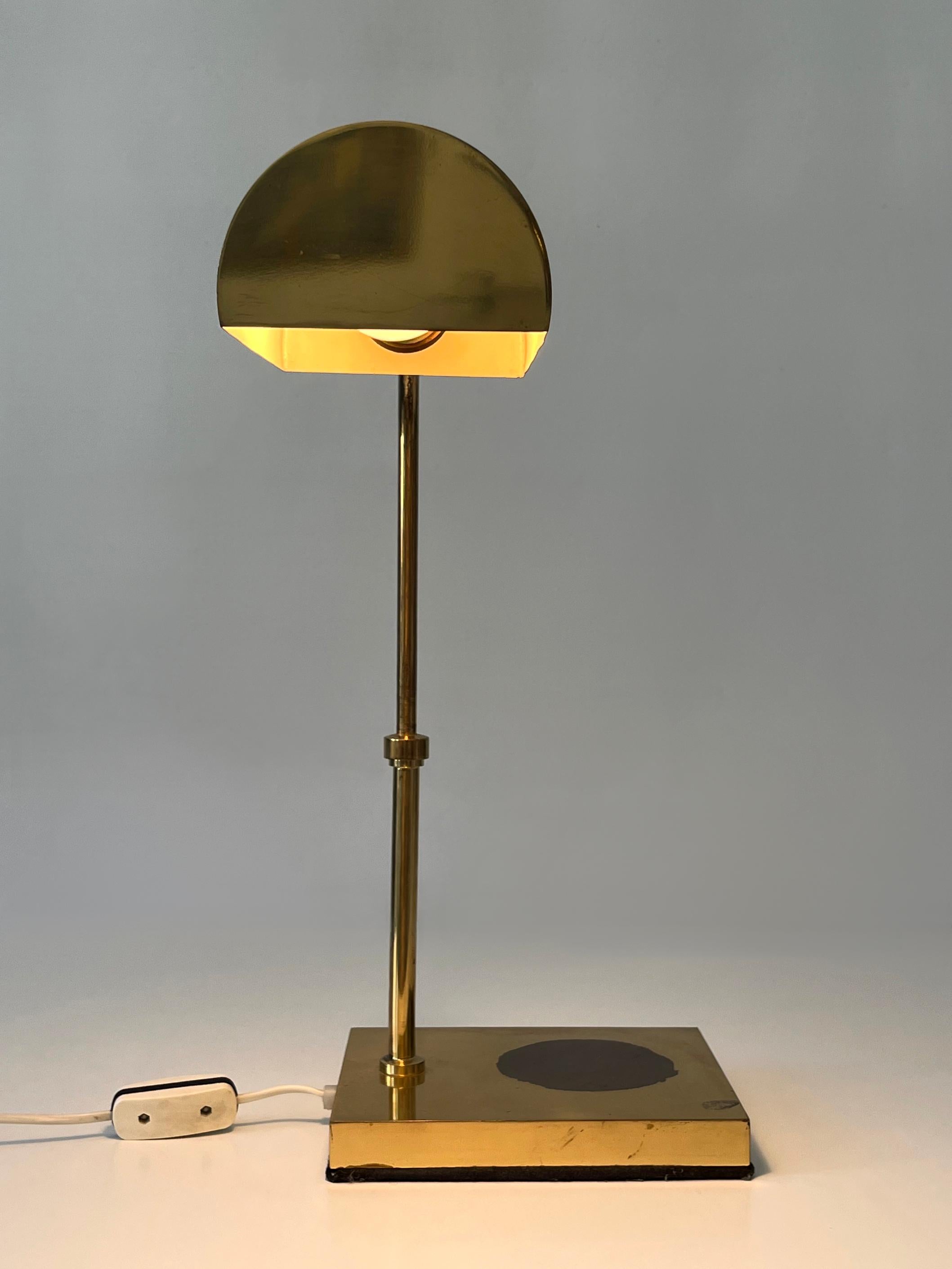 Verstellbare moderne Messing-Tischlampe oder Schreibtischleuchte Schweden 1960er Jahre im Angebot 7