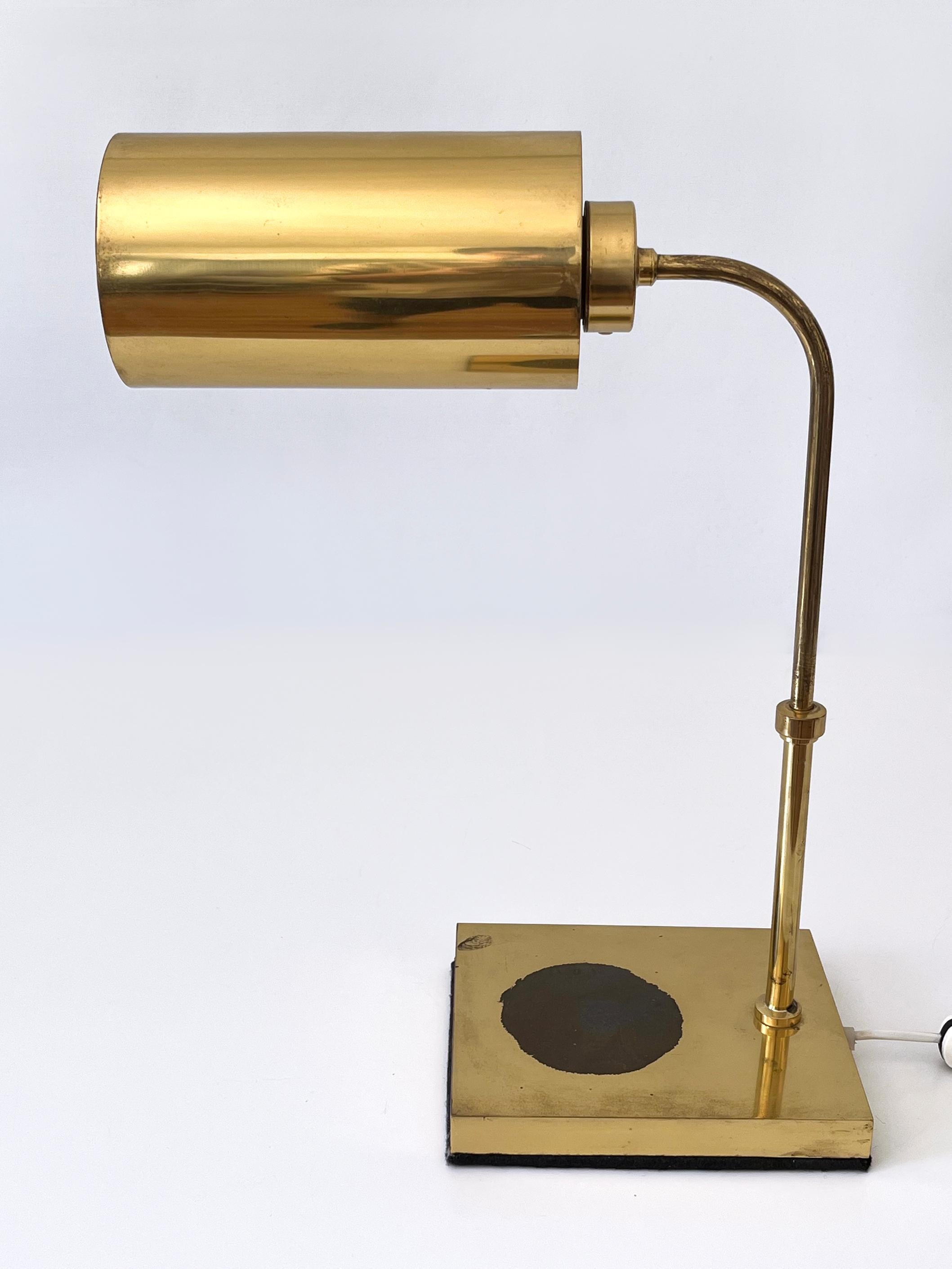 Verstellbare moderne Messing-Tischlampe oder Schreibtischleuchte Schweden 1960er Jahre im Angebot 2