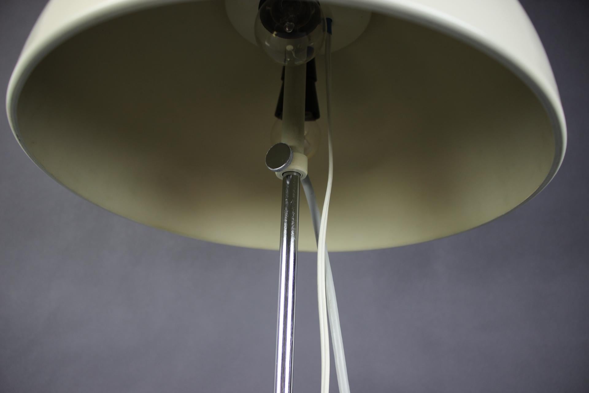 Lampe de table réglable Napako du milieu du siècle par Josef Hůrka, Tchécoslovaquie, années 1960 Bon état - En vente à Praha, CZ