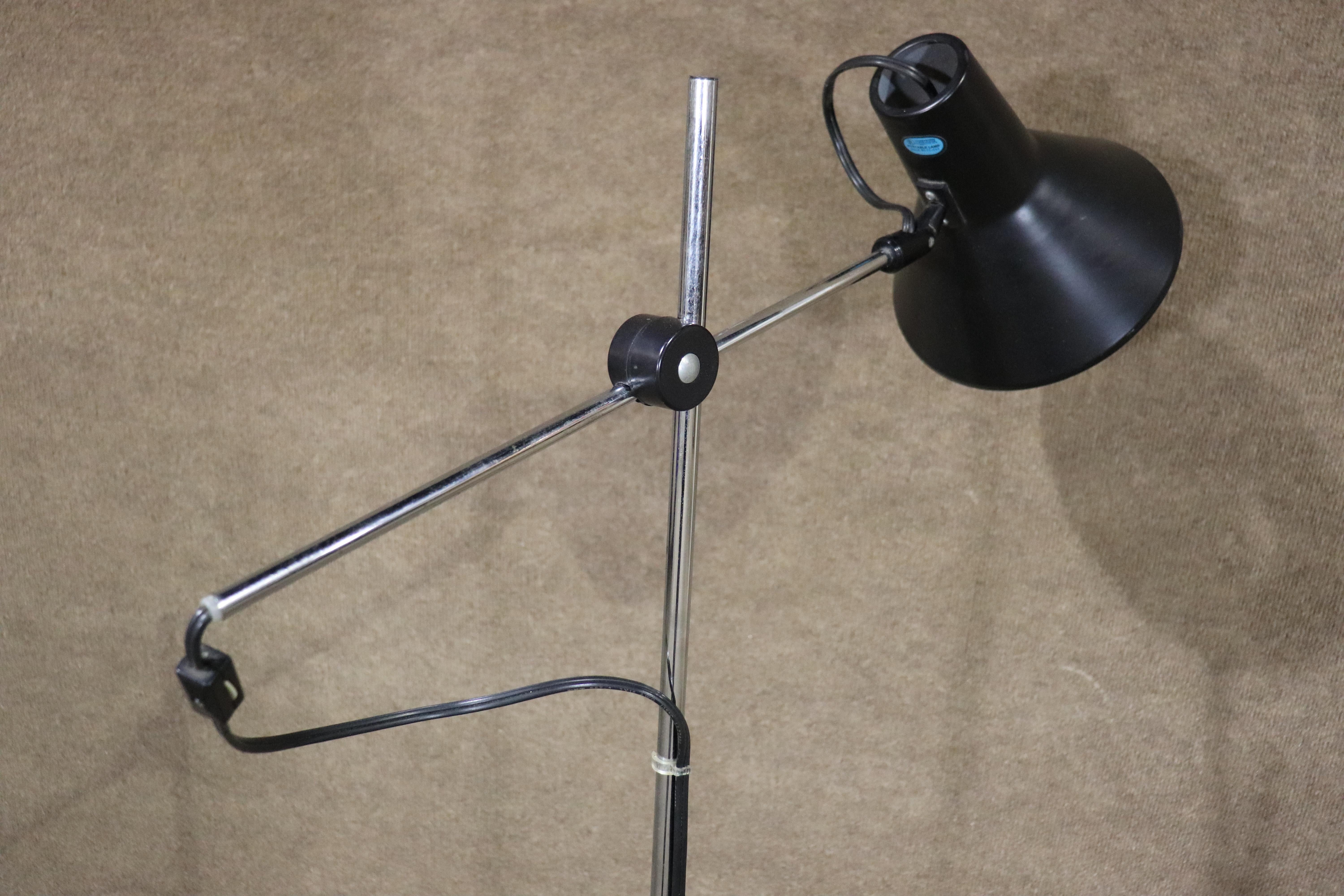 Adjustable Modern Floor Lamp In Good Condition For Sale In Brooklyn, NY