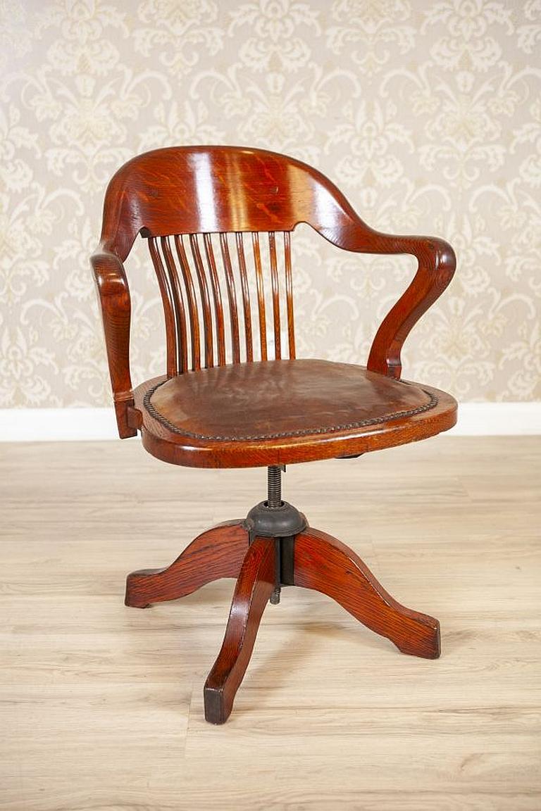 Adjustable Oak Swivel Chair From the Early 20th Century 1