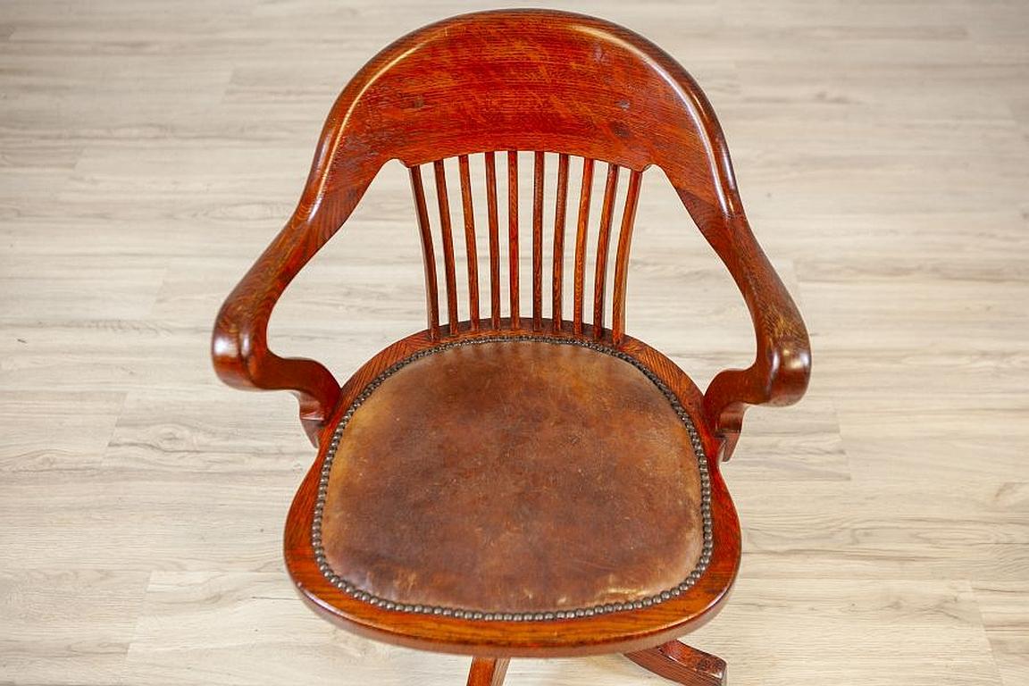 Adjustable Oak Swivel Chair From the Early 20th Century 4