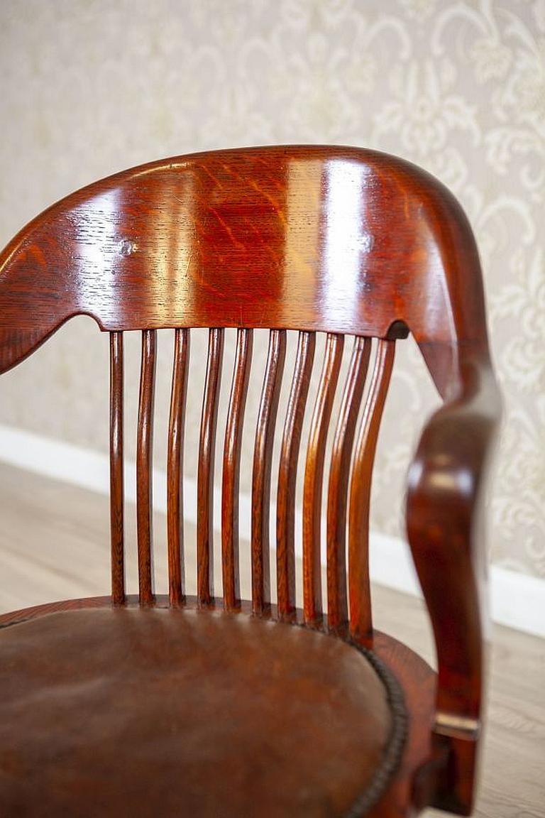 Adjustable Oak Swivel Chair From the Early 20th Century 5