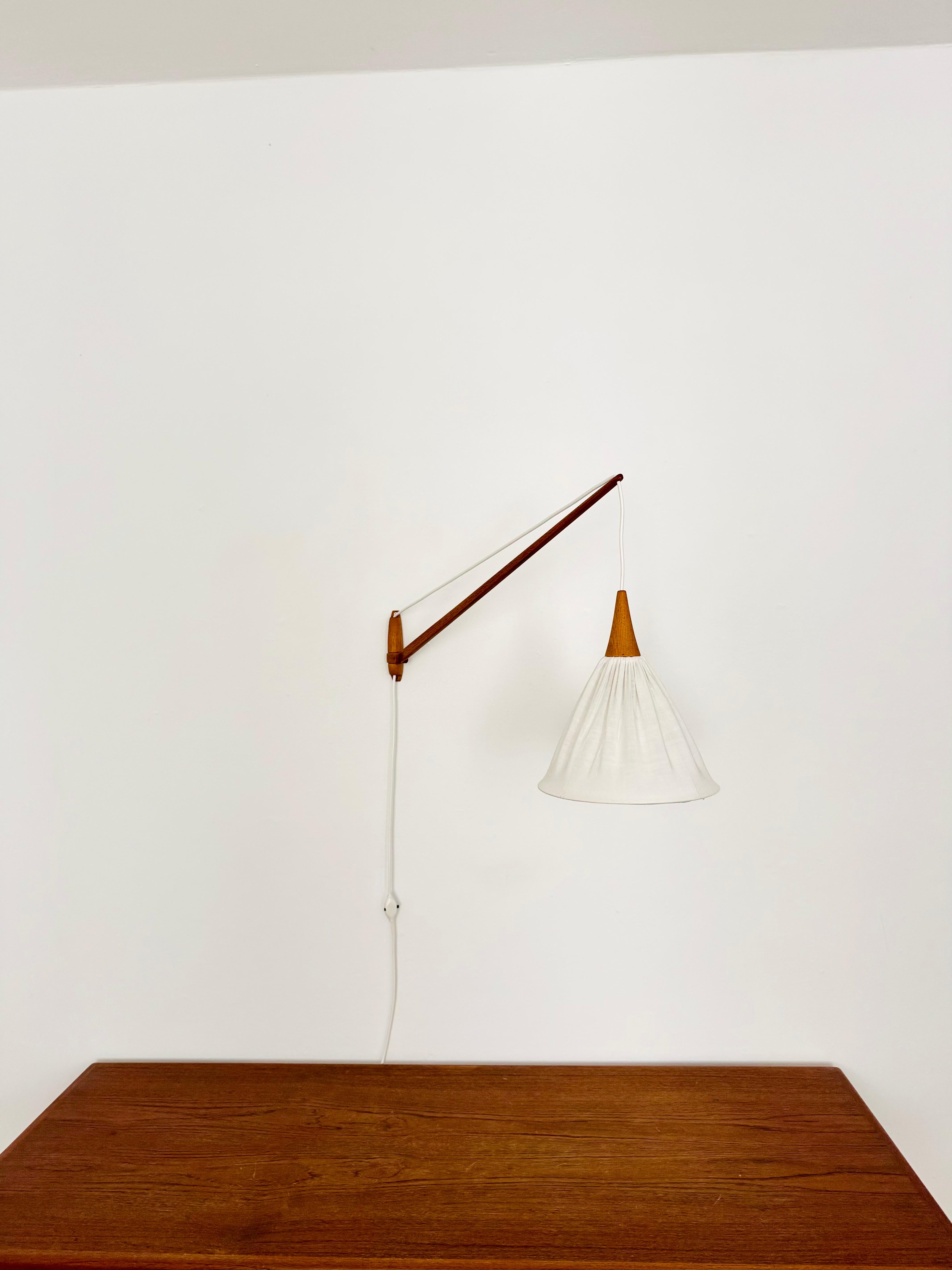 Lampada da parete regolabile in Oak di Uno & Östen Kristiansson In condizioni buone in vendita a München, DE