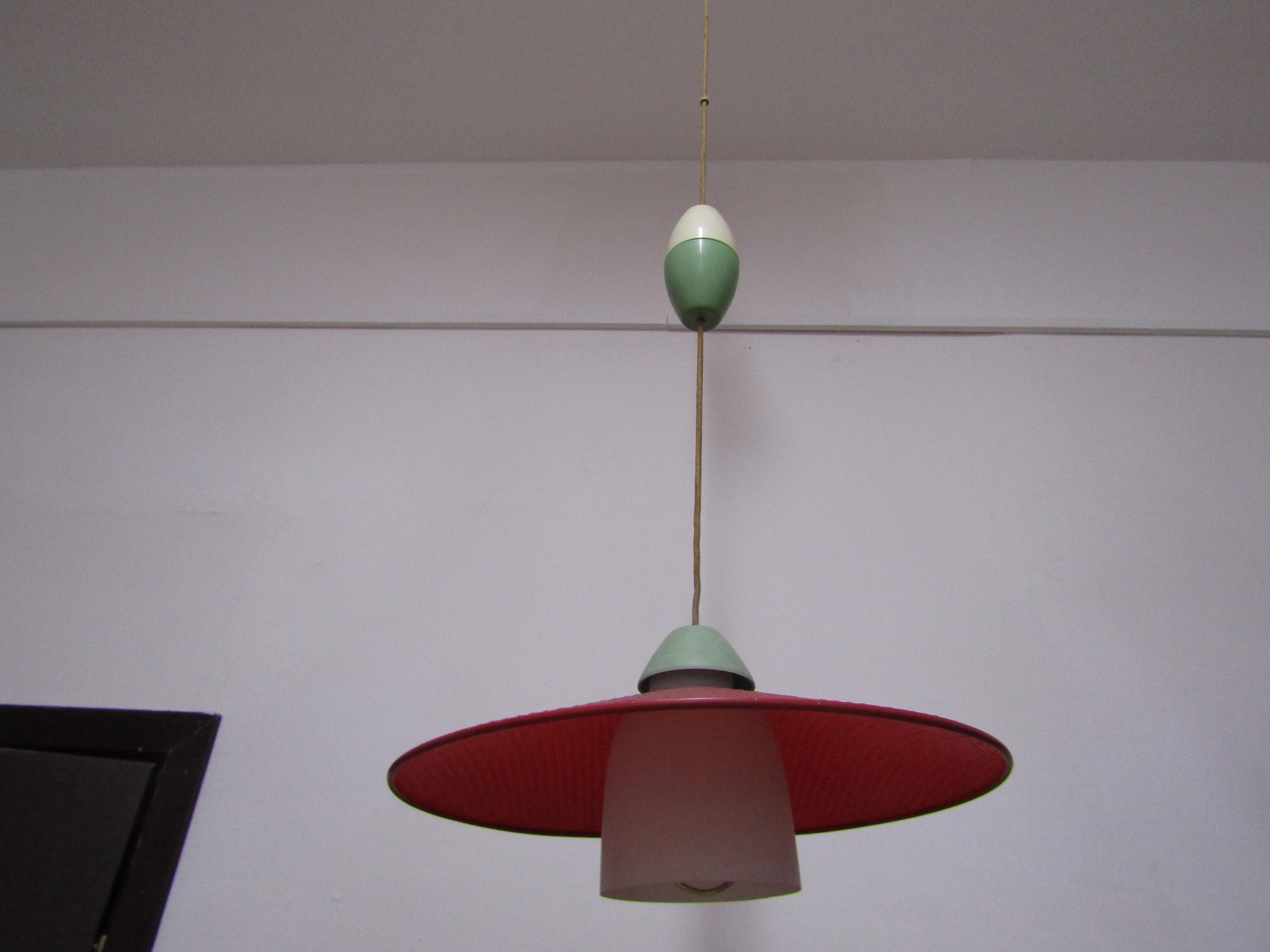 Adjustable chandelier to be attributed to Italian style mid-century Stilnovo For Sale 4