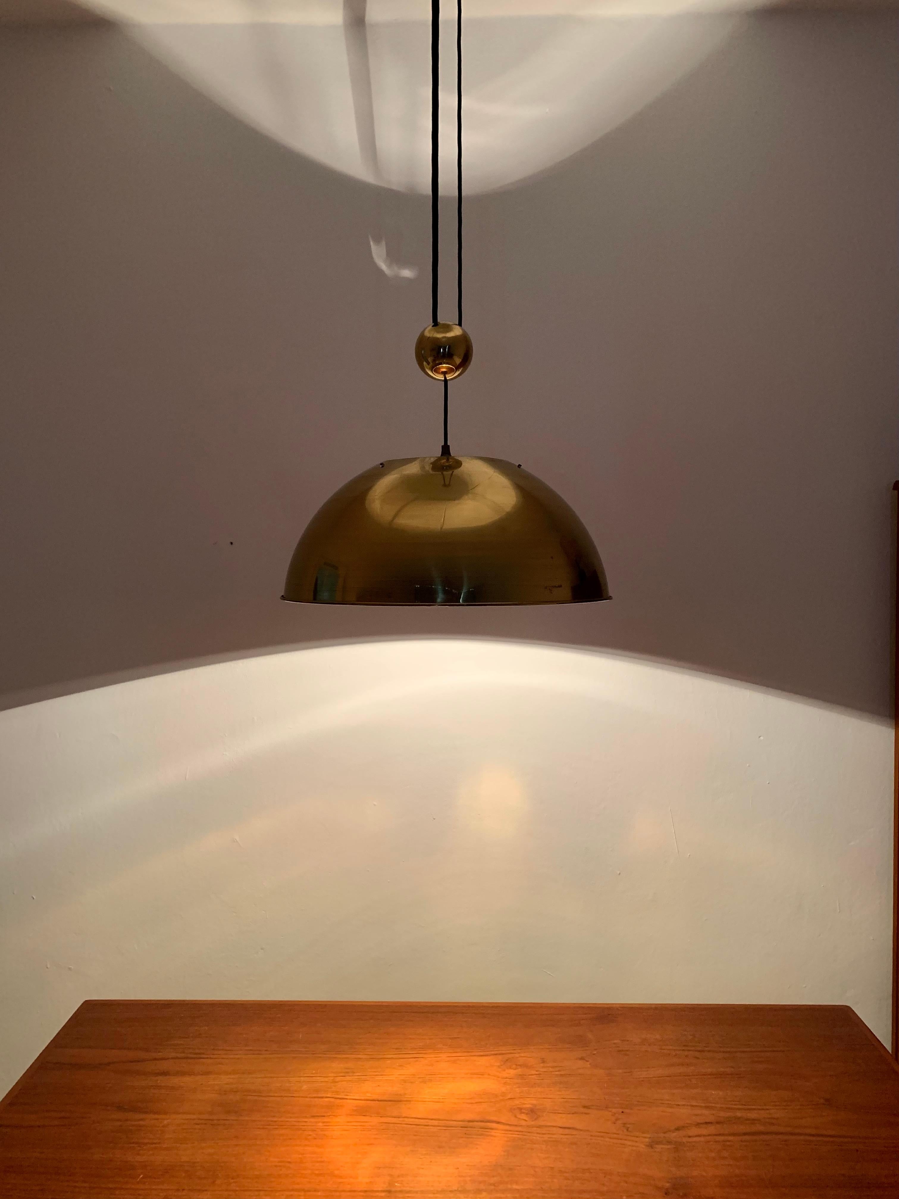 Adjustable Pendant Lamp with Counterweight by Florian Schulz For Sale 5