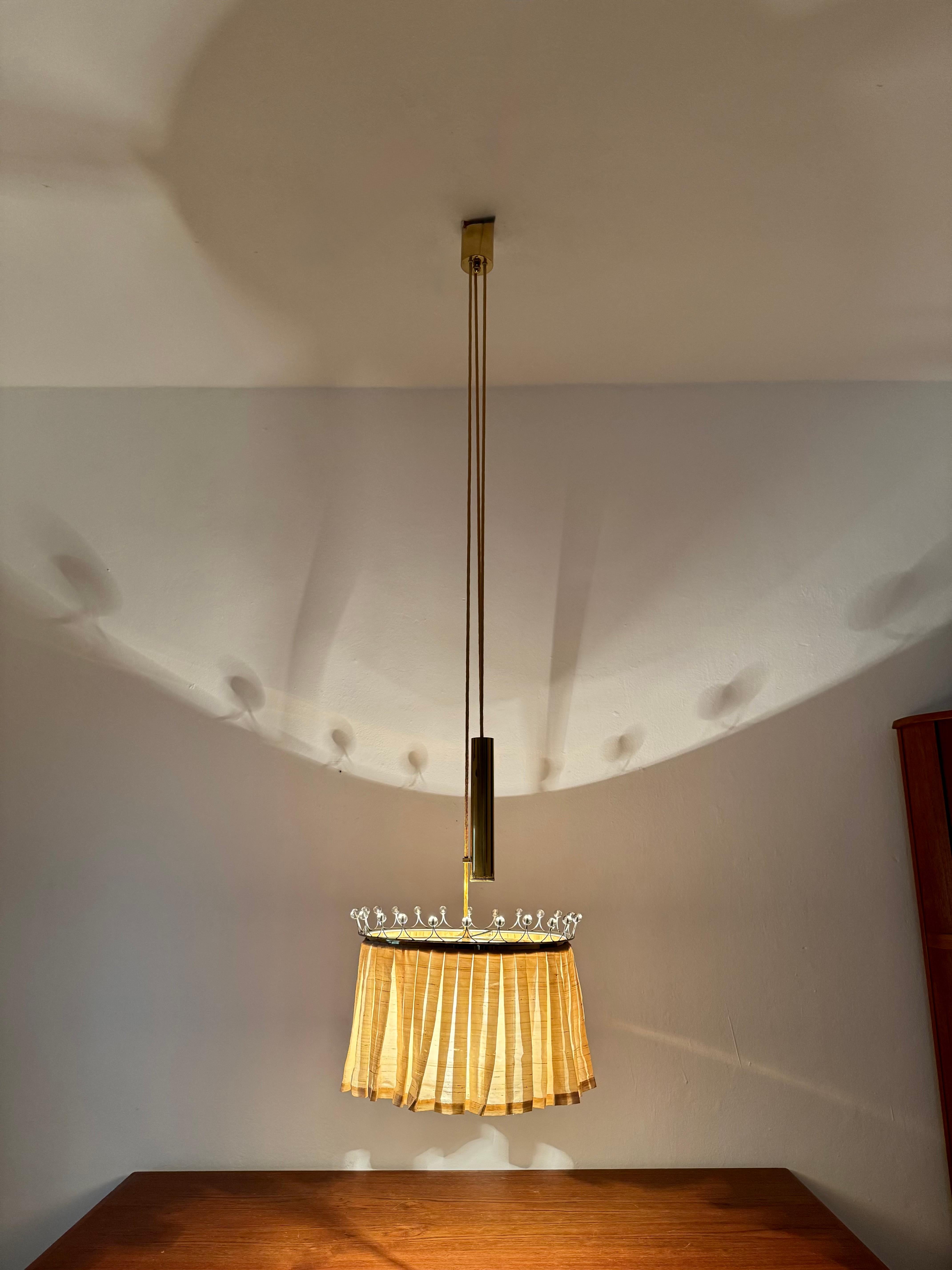 Adjustable Pendant with Counterweight by Vereinigte Werkstätten München For Sale 3
