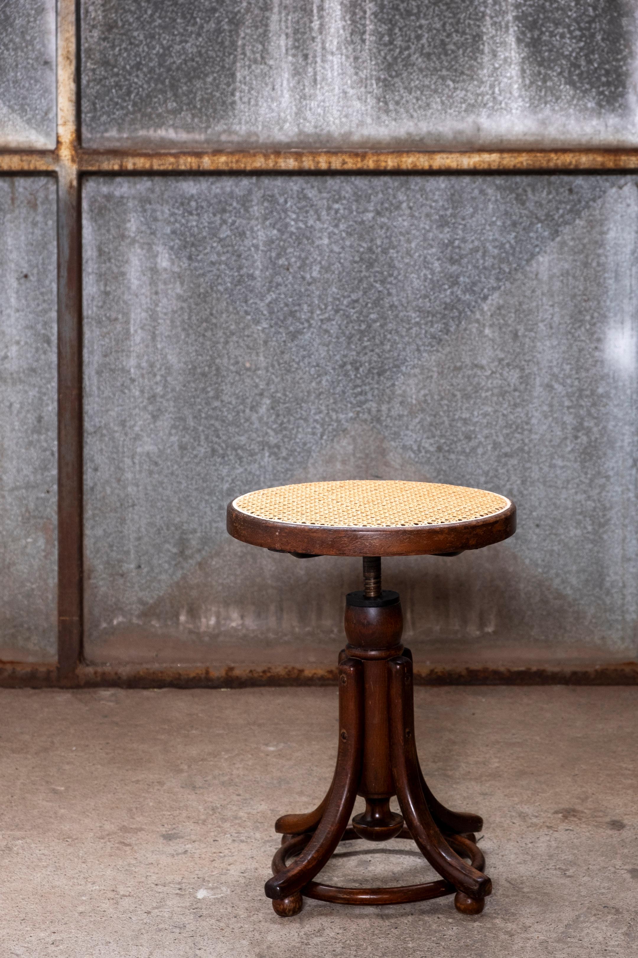 European Adjustable Piano Stool in The Style of Thonet, 1940s